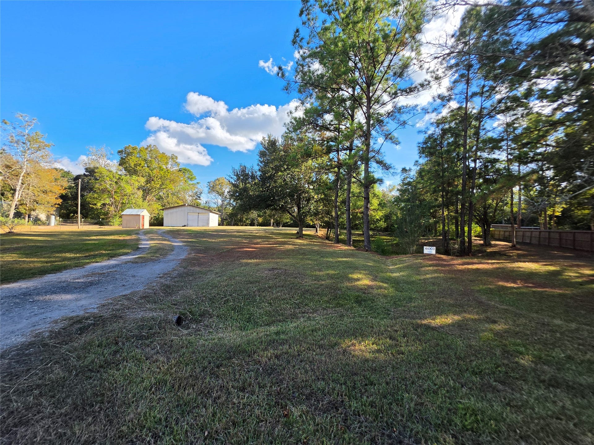 6003 Pine Tree Trail, Alvin, TX 77511