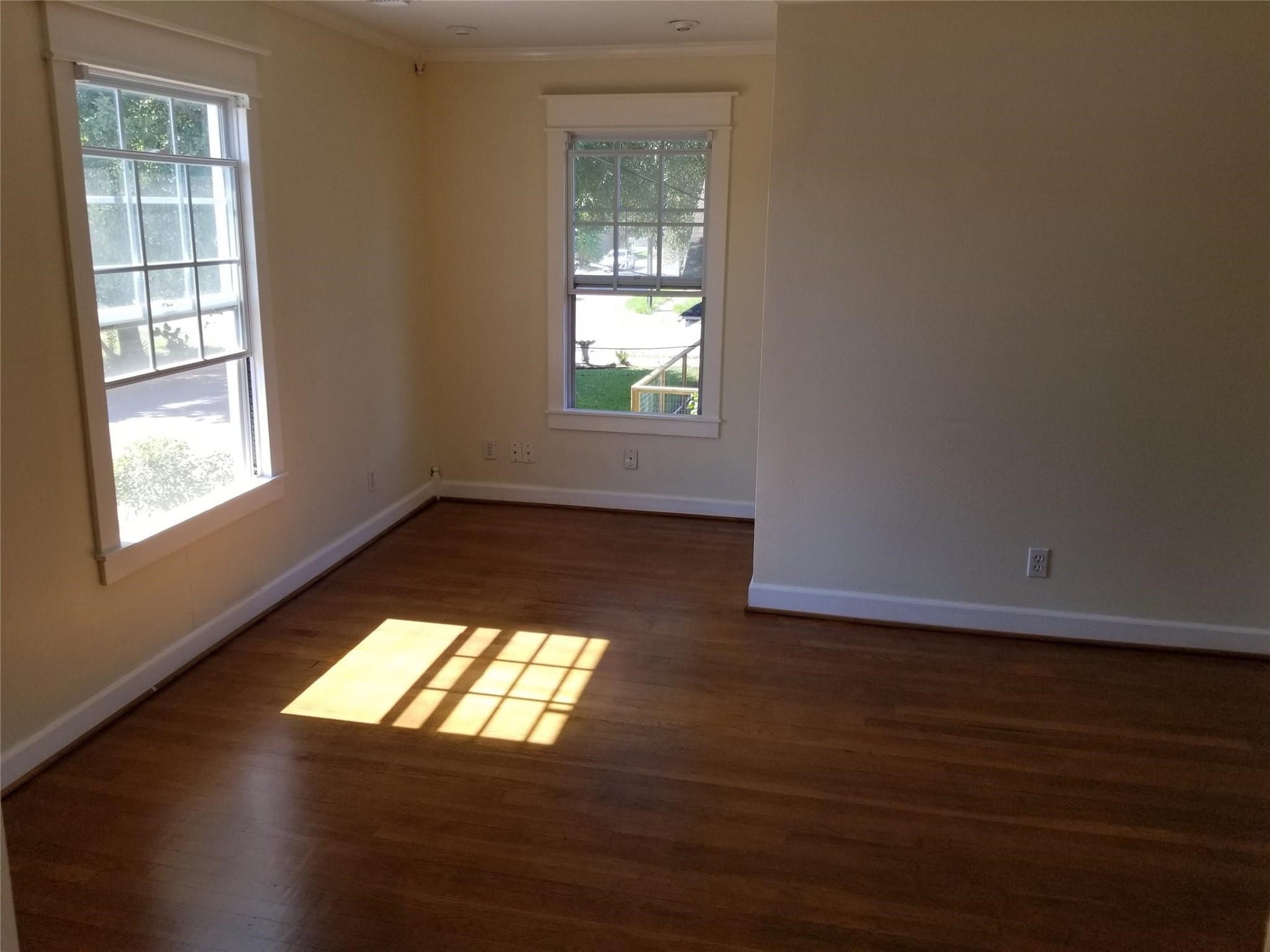 201 Goldenrod Street, Houston, TX 77009 201 Goldenrod Street, Houston, TX 77009