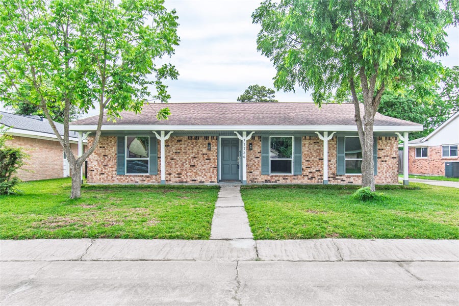 Property photo for 11726 N Willow Circle, Houston, TX