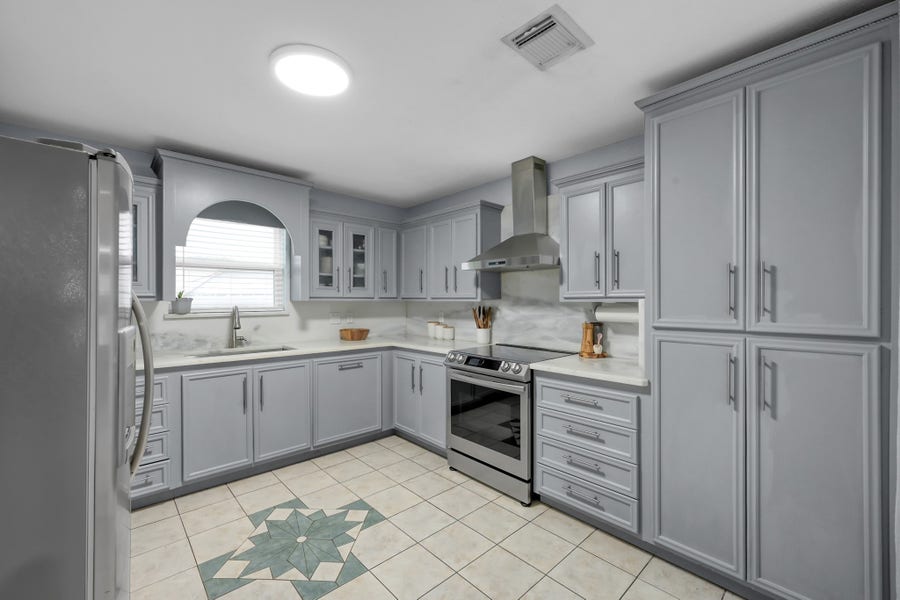 Property photo for 19096 County Road 669F, Alvin, TX