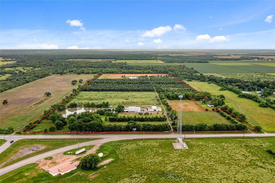 Property photo for 23111 FM 1462 Road, Damon, TX