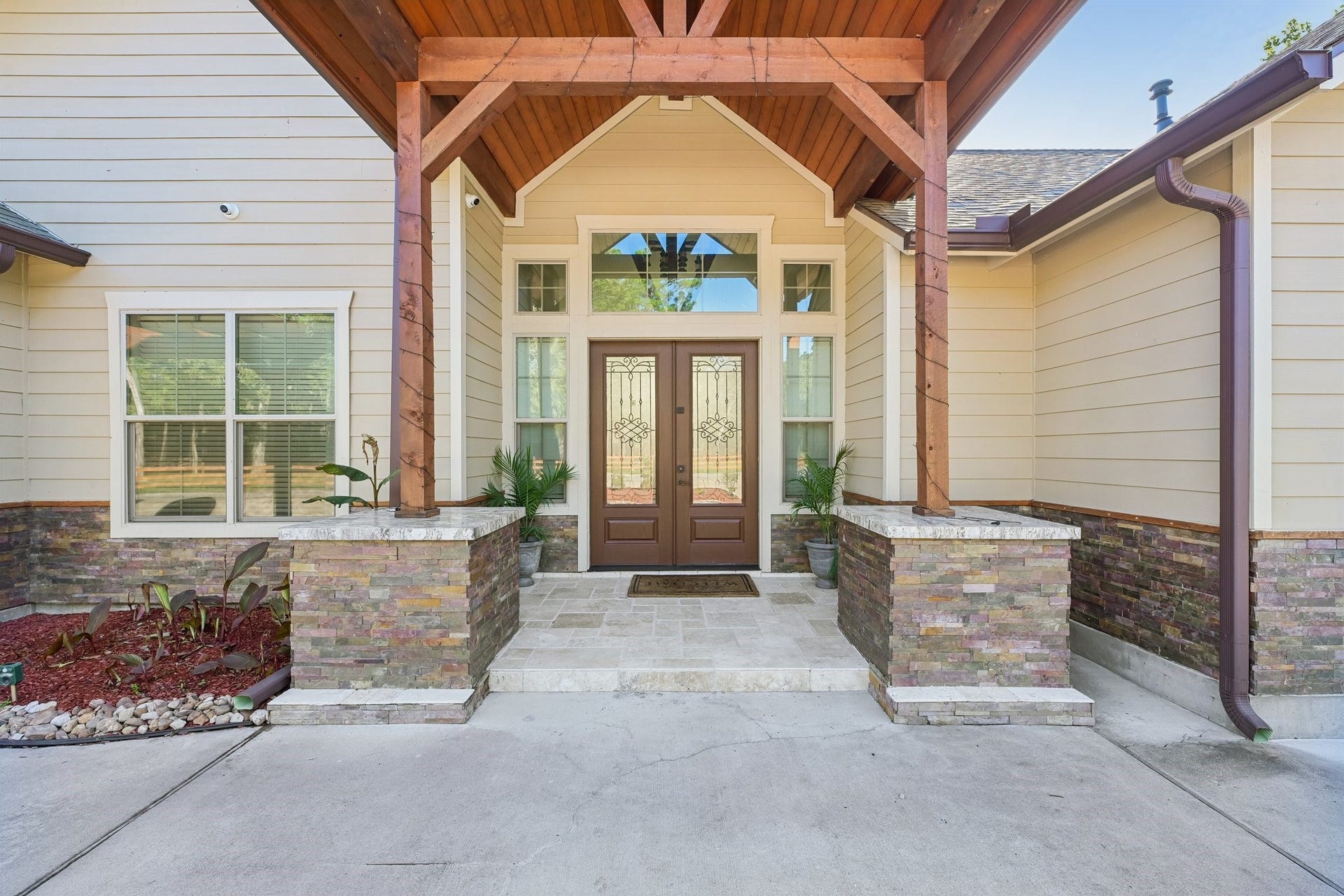 33135 Willow Bend Road, Waller, TX 77484