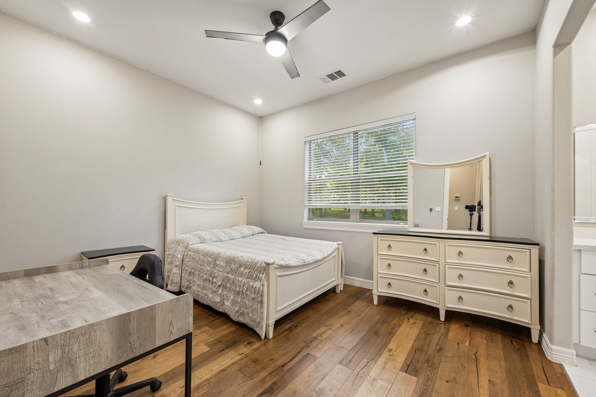 33135 Willow Bend Road, Waller, TX 77484