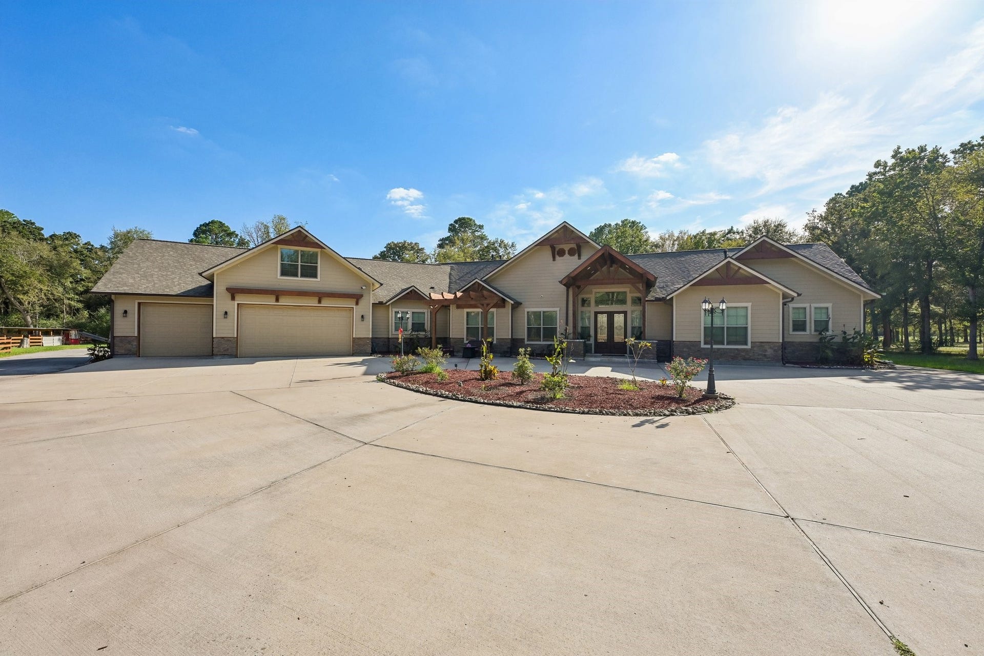 33135 Willow Bend Road, Waller, TX 77484