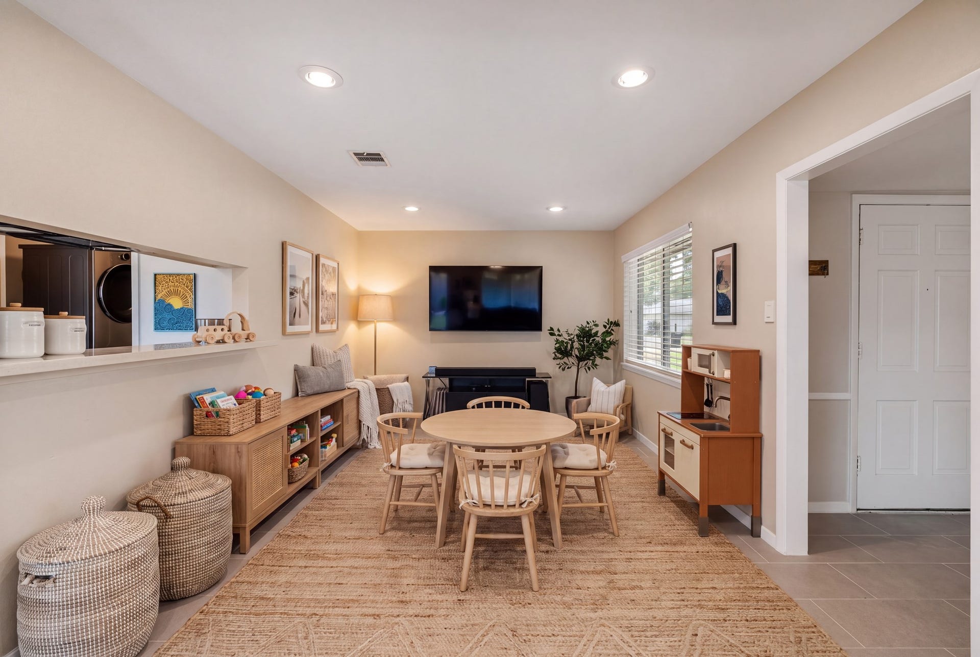 2302 Willowby Drive, Houston, TX 77008 Virtually designed family room staged as a playroom