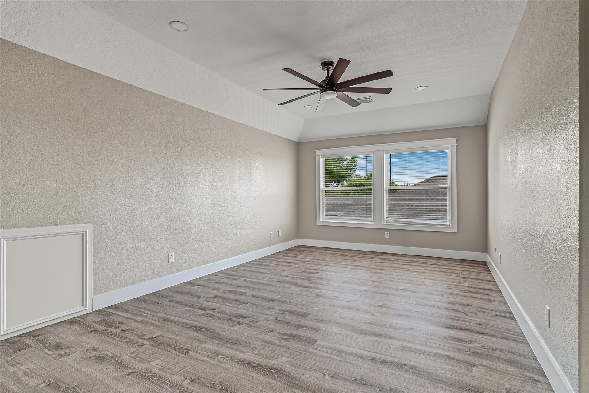 10326 Kentington Oak Drive, Humble, TX 77396