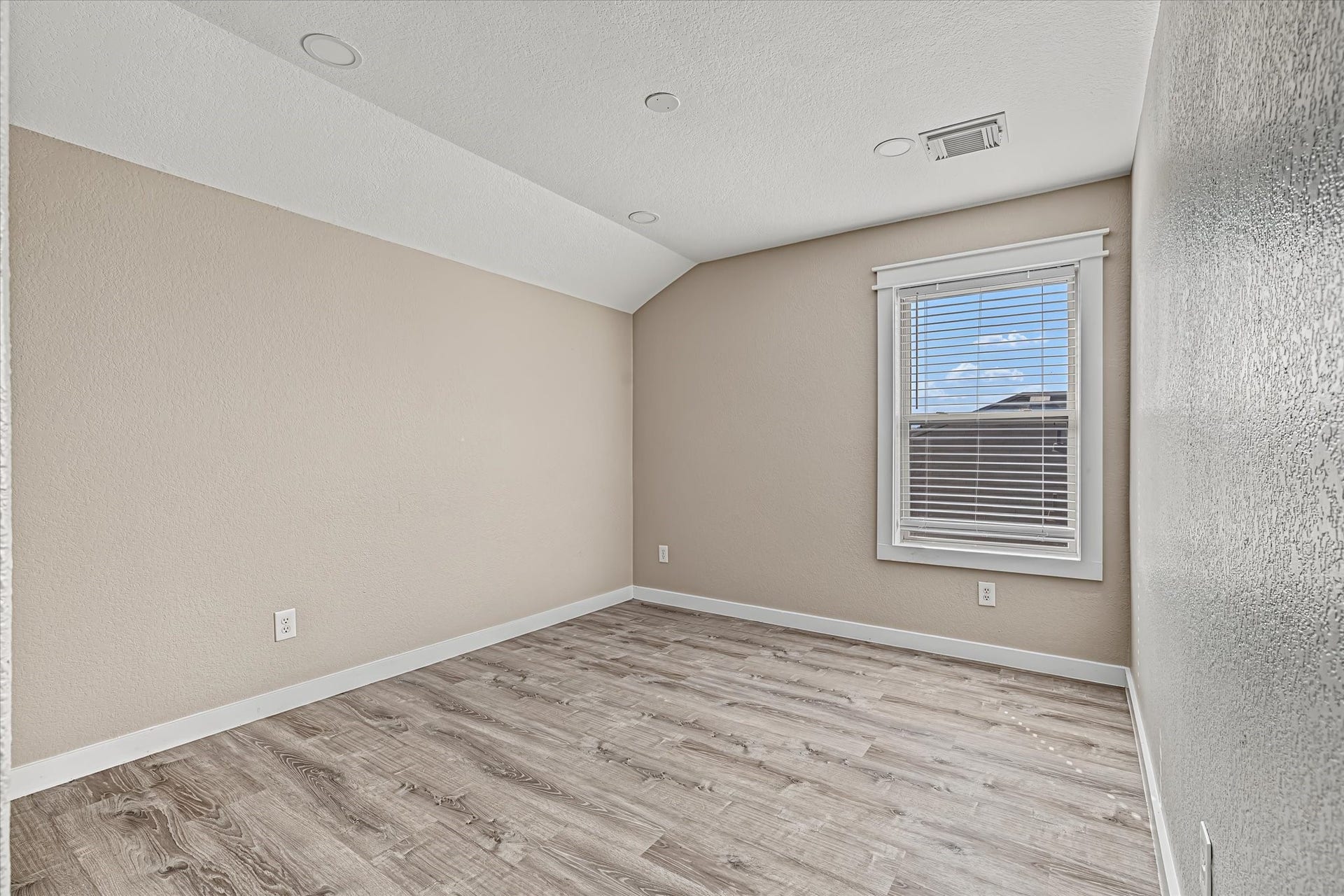 10326 Kentington Oak Drive, Humble, TX 77396