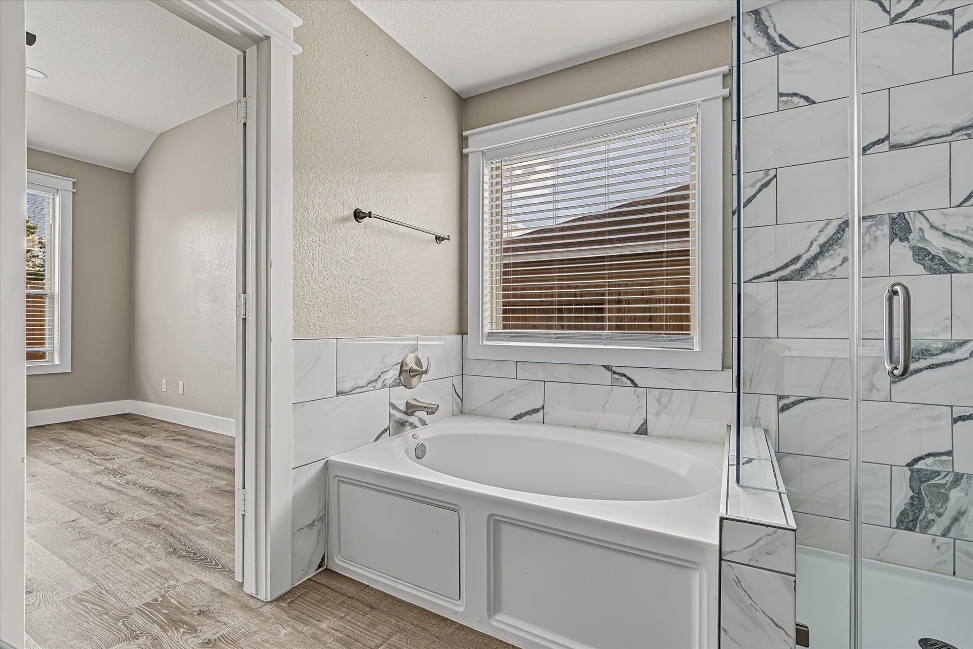 10326 Kentington Oak Drive, Humble, TX 77396