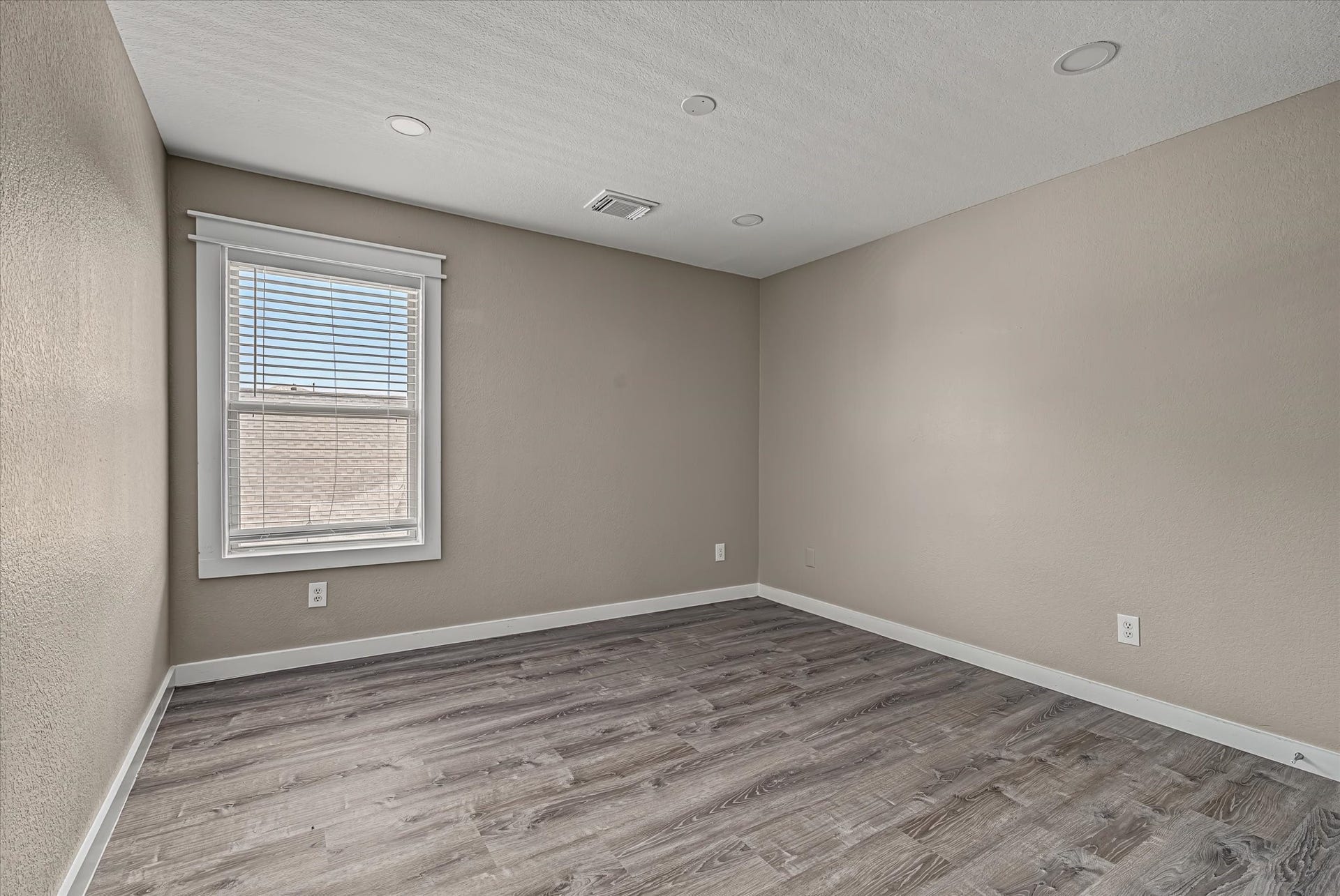 10326 Kentington Oak Drive, Humble, TX 77396