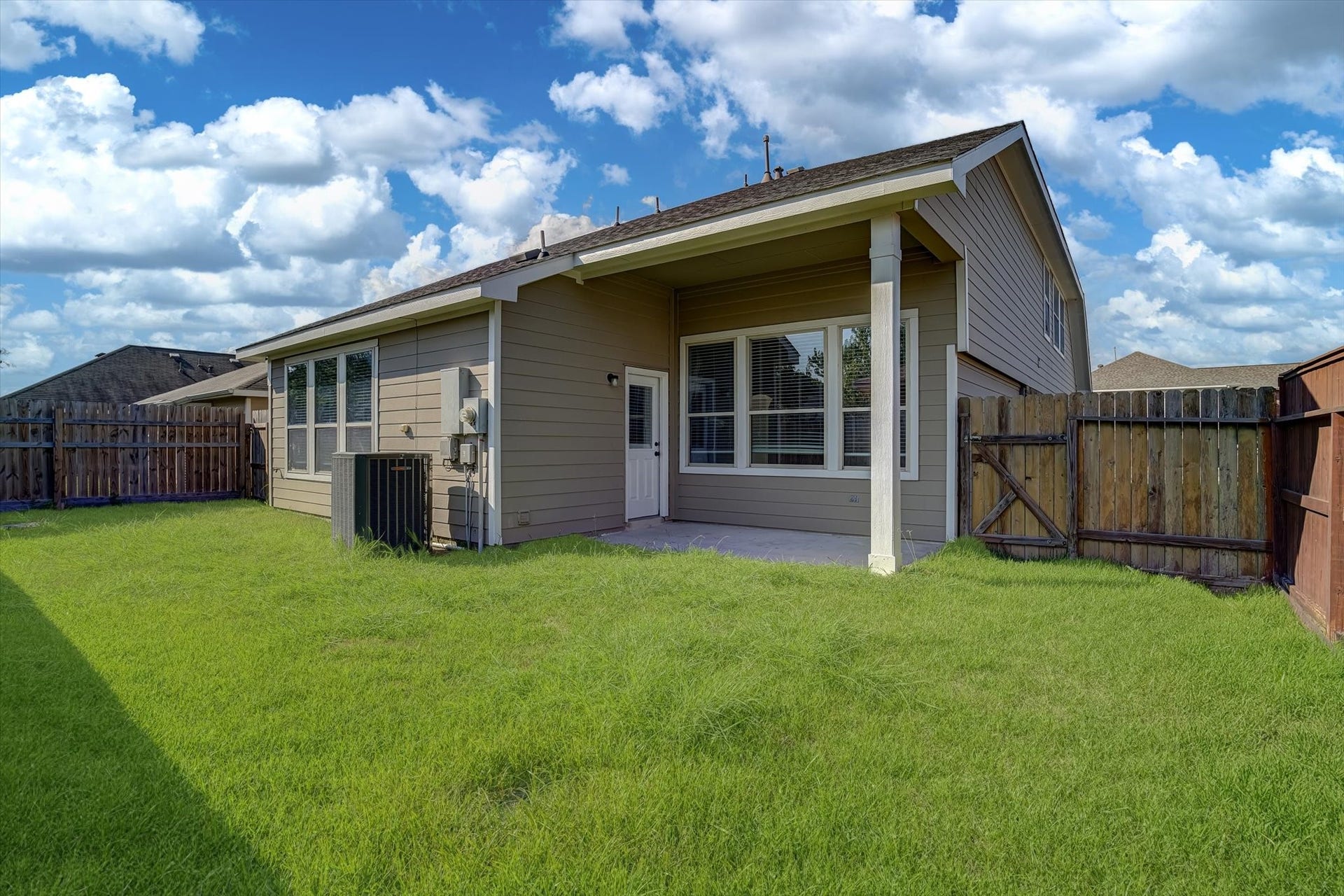 10326 Kentington Oak Drive, Humble, TX 77396