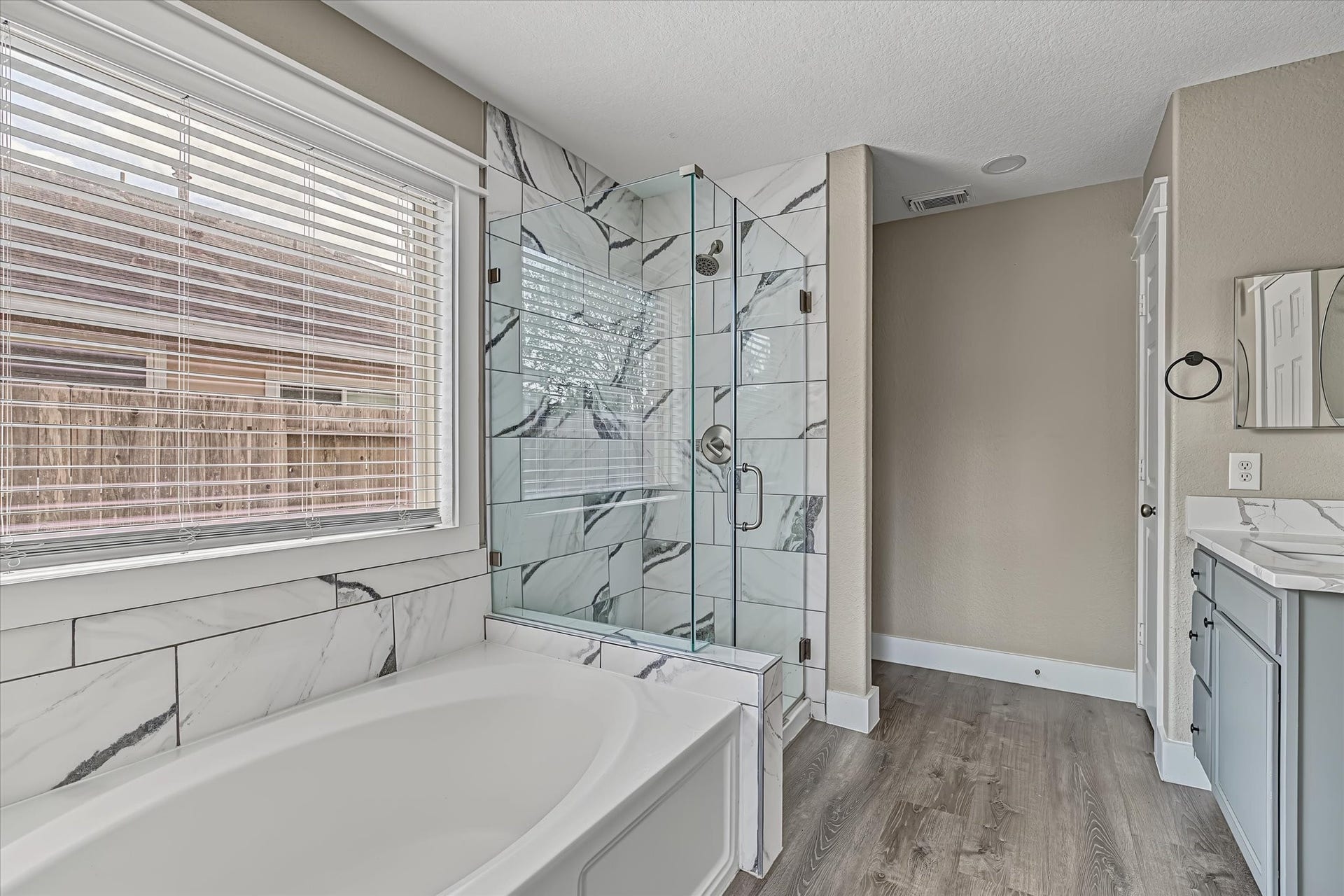 10326 Kentington Oak Drive, Humble, TX 77396