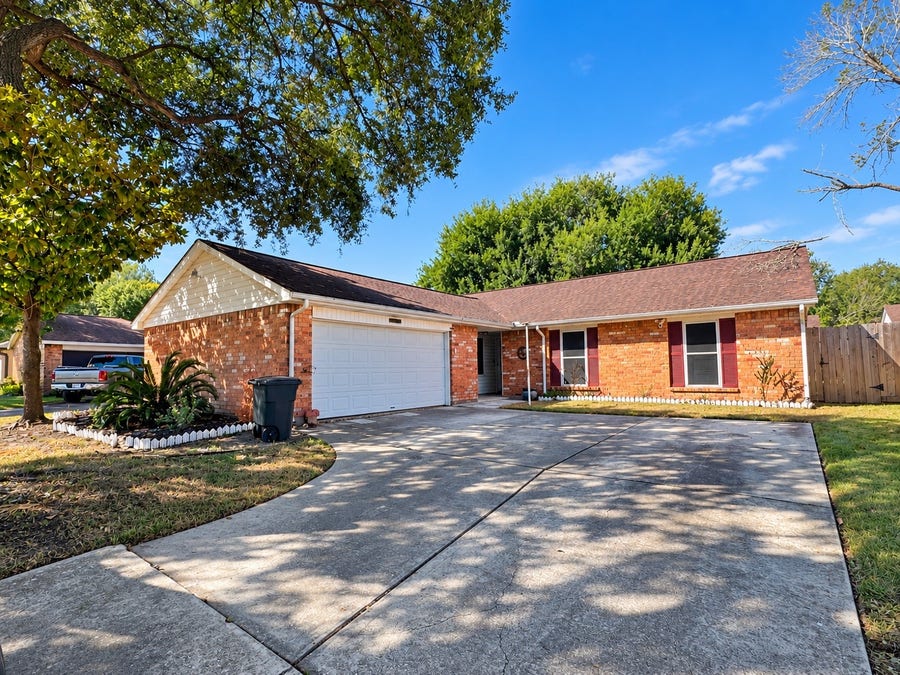 Property photo for 9811 Rocky Hollow Road, La Porte, TX