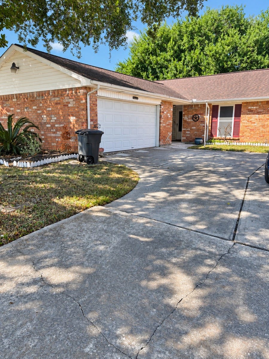Property photo for 9811 Rocky Hollow Road, La Porte, TX