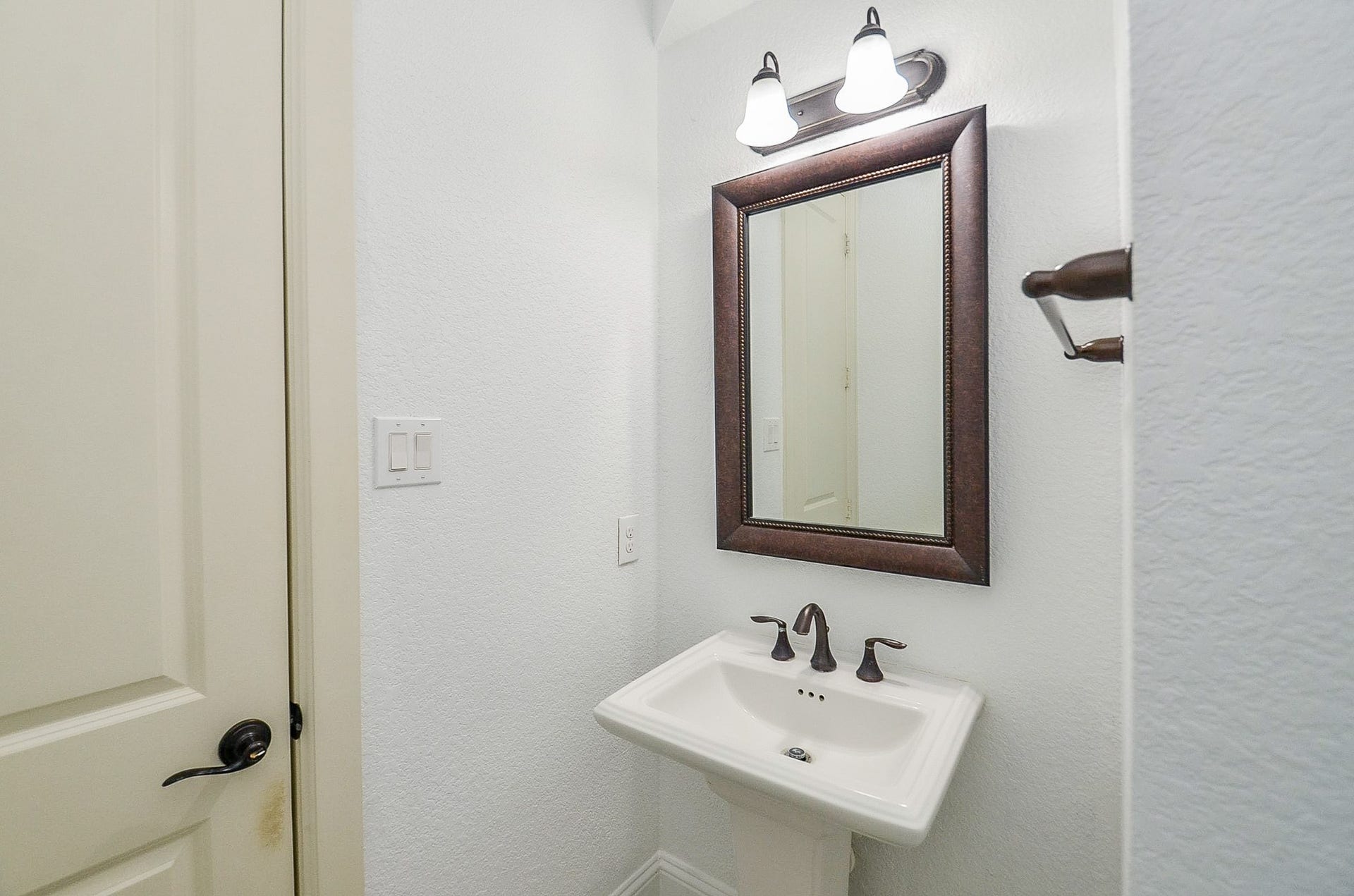 7711 Reseda Street, Sugar Land, TX 77479 7711 Reseda Street, Sugar Land, TX 77479