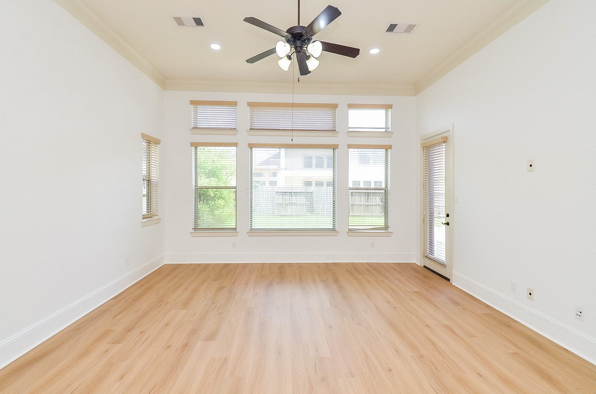 7711 Reseda Street, Sugar Land, TX 77479 7711 Reseda Street, Sugar Land, TX 77479