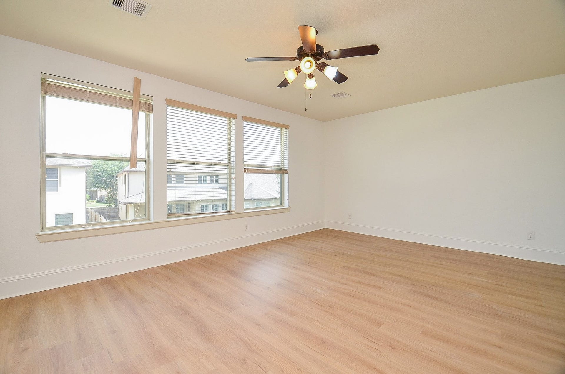 7711 Reseda Street, Sugar Land, TX 77479 7711 Reseda Street, Sugar Land, TX 77479