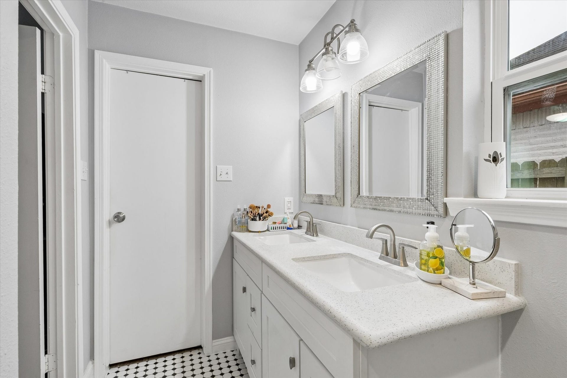 2907 Arkansas Avenue, Dickinson, TX 77539 2907 Arkansas Avenue, Dickinson, TX 77539