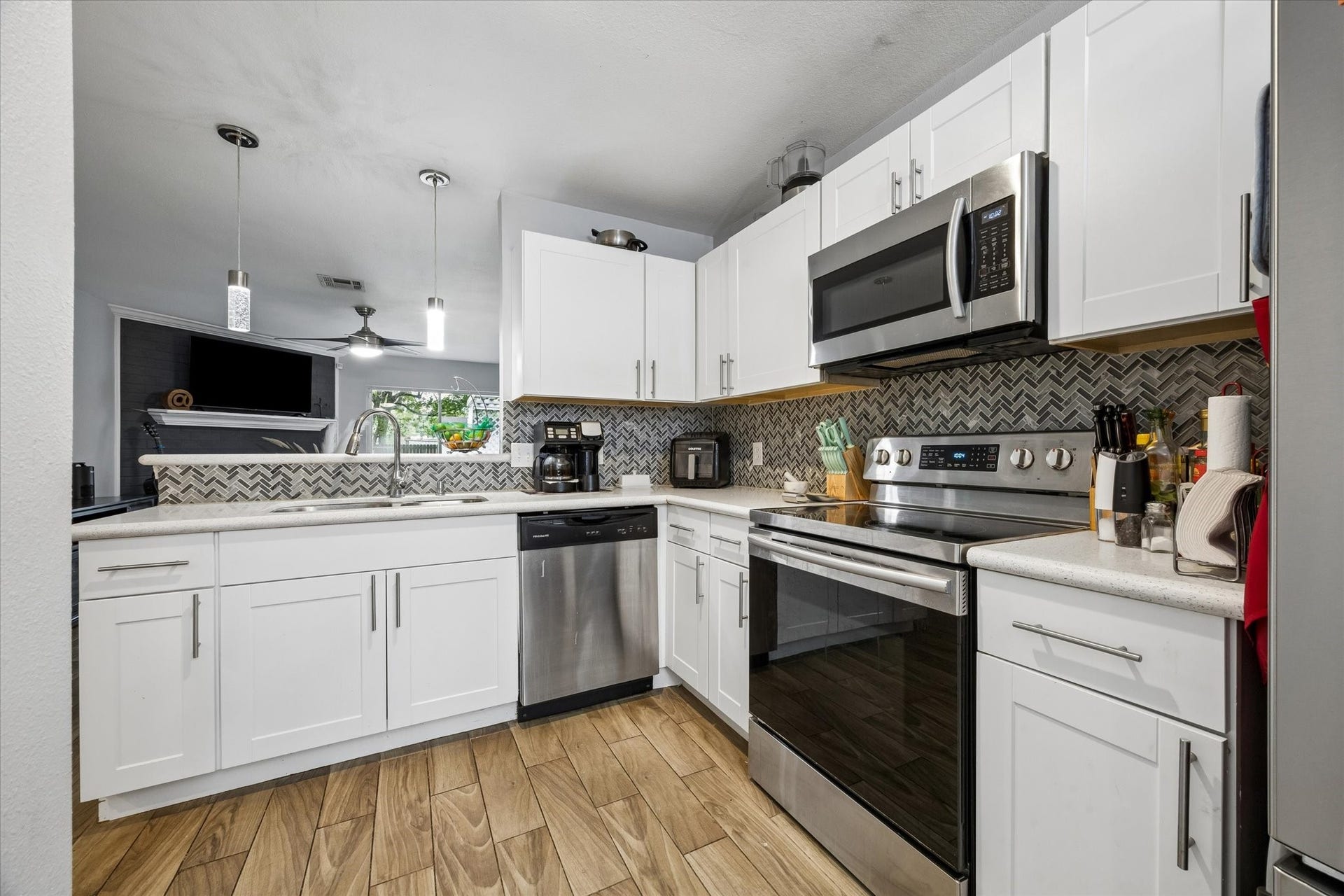 2907 Arkansas Avenue, Dickinson, TX 77539 2907 Arkansas Avenue, Dickinson, TX 77539