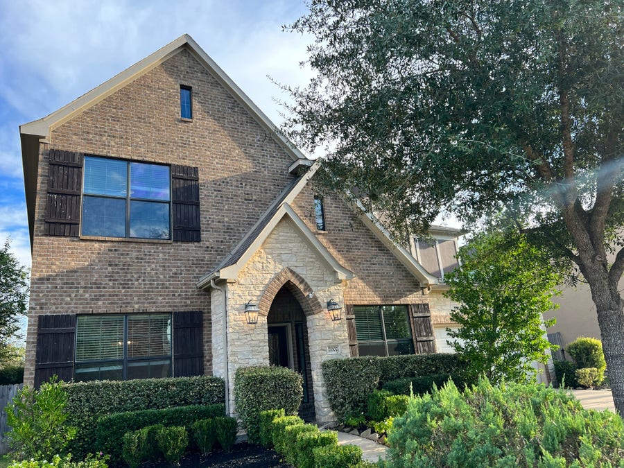 Property photo for 7007 Fall Creek Lane, Missouri City, TX