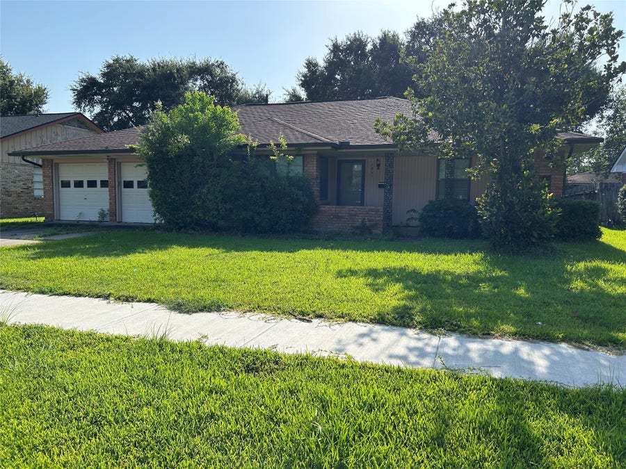 Property photo for 1801 Zapp Lane, Pasadena, TX