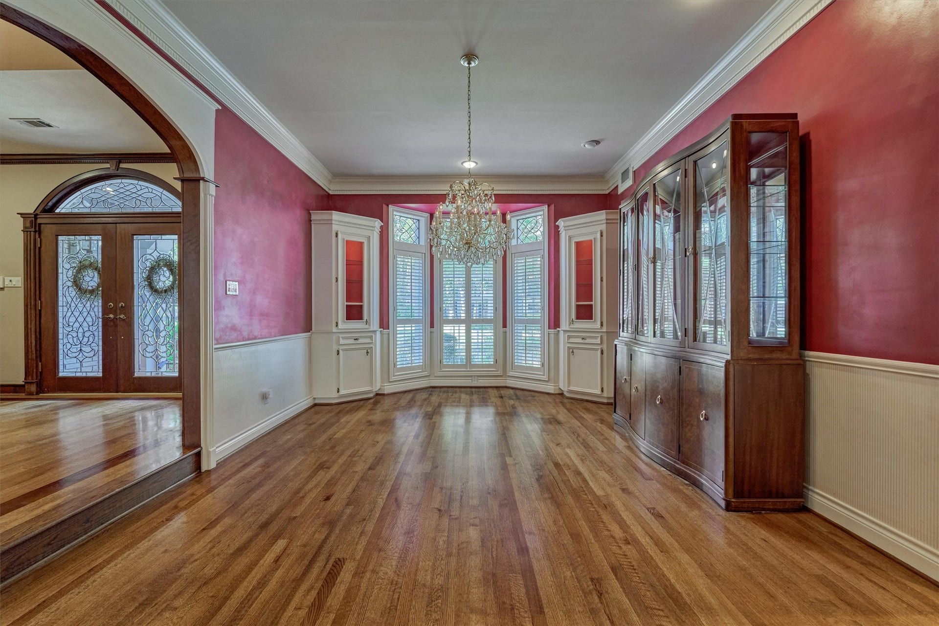 26 S Brokenfern Drive, The Woodlands, TX 77380 Formal Dining room