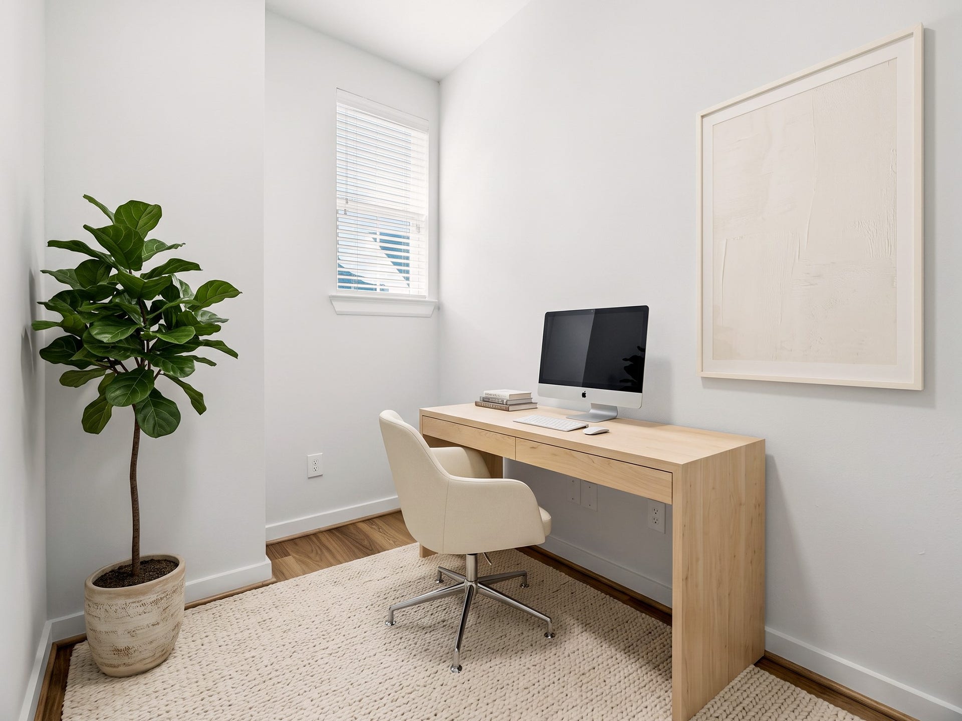 13 & 17 Fulton Row Lane, Houston, TX 77076 Office/Study Area