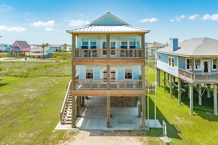 Property photo for 4609 Blue Water Highway, Freeport, TX