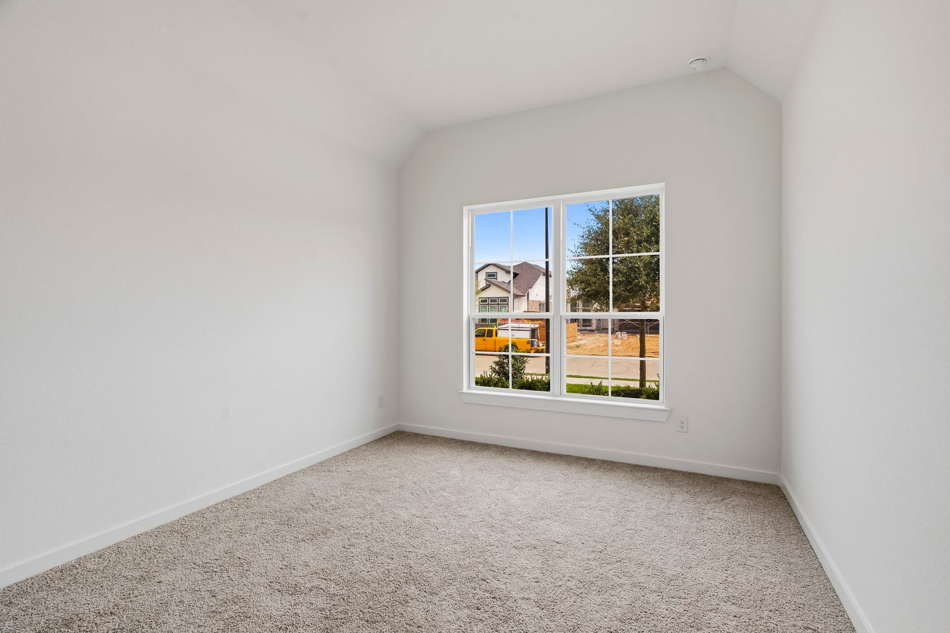 7439 Fraser Peak Drive, Katy, TX 77493 Front facing secondary bedroom.