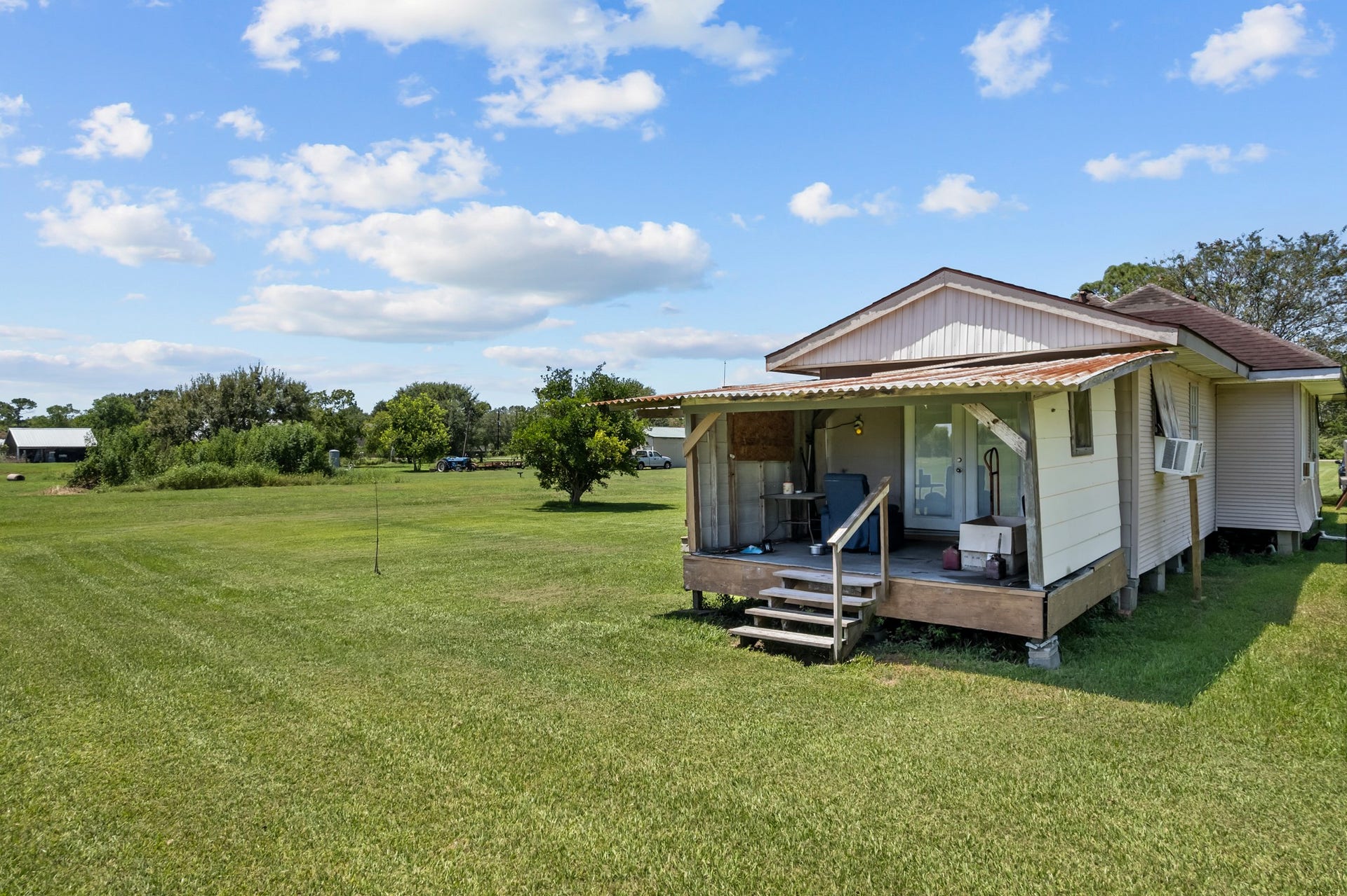 5531 County Road 435, Alvin, TX 77511 5531 County Road 435, Alvin, TX 77511