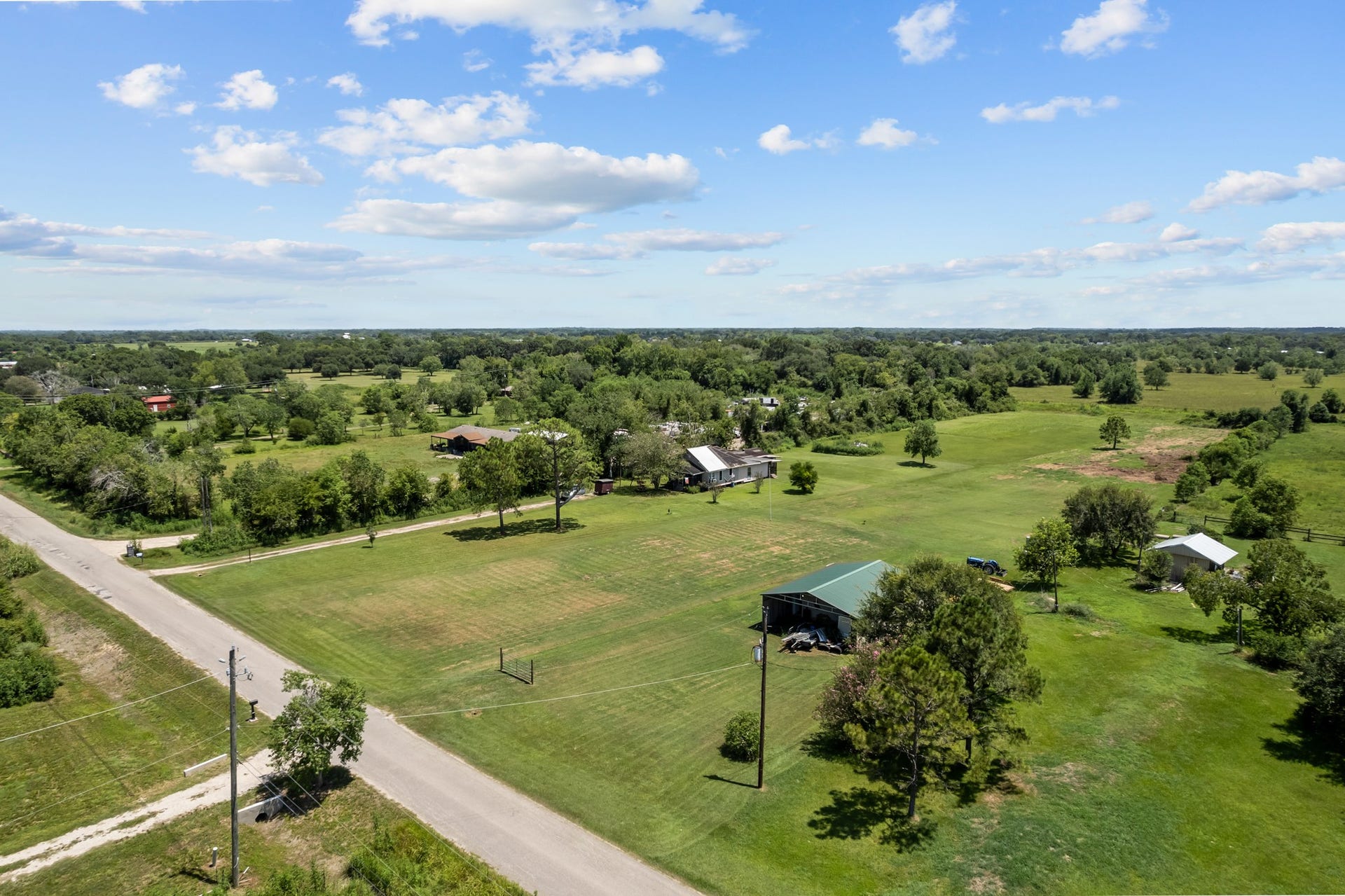 5531 County Road 435, Alvin, TX 77511 5531 County Road 435, Alvin, TX 77511