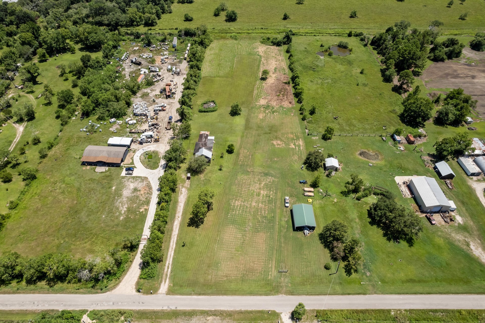 5531 County Road 435, Alvin, TX 77511 Front view of property