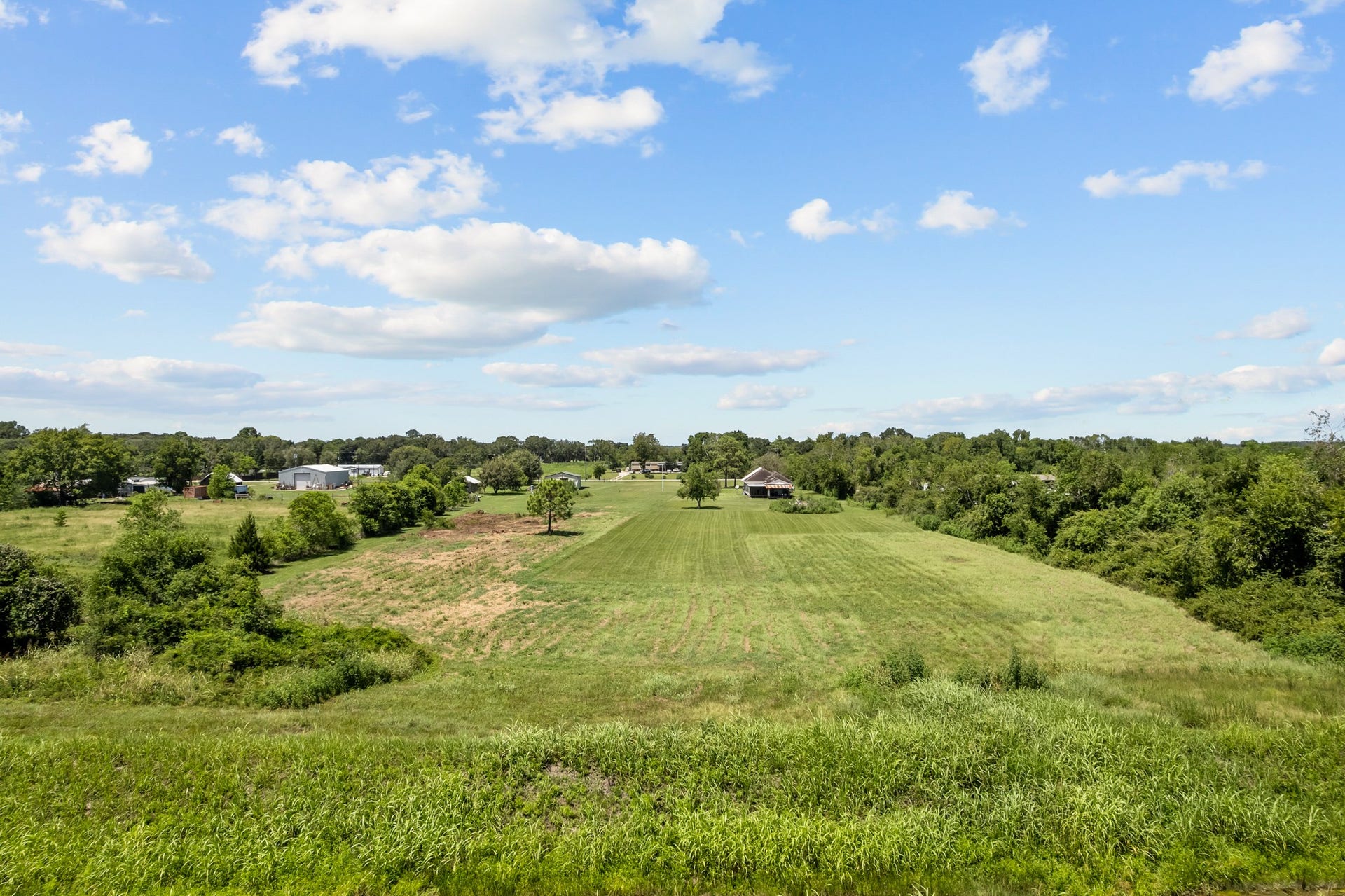 5531 County Road 435, Alvin, TX 77511 Rear view of property
