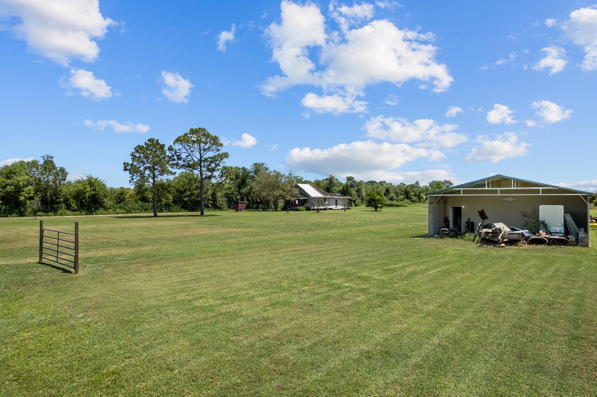 5531 County Road 435, Alvin, TX 77511 5531 County Road 435, Alvin, TX 77511