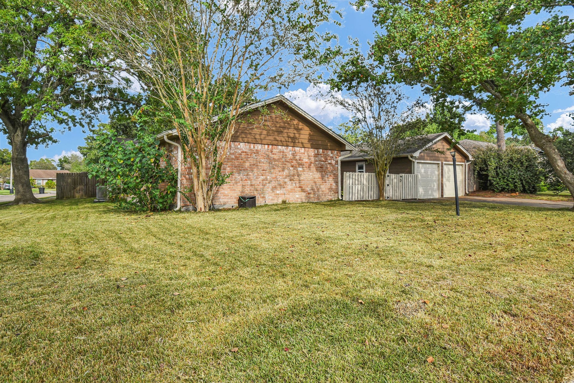 16103 Tibet Road, Friendswood, TX 77546 16103 Tibet Road, Friendswood, TX 77546