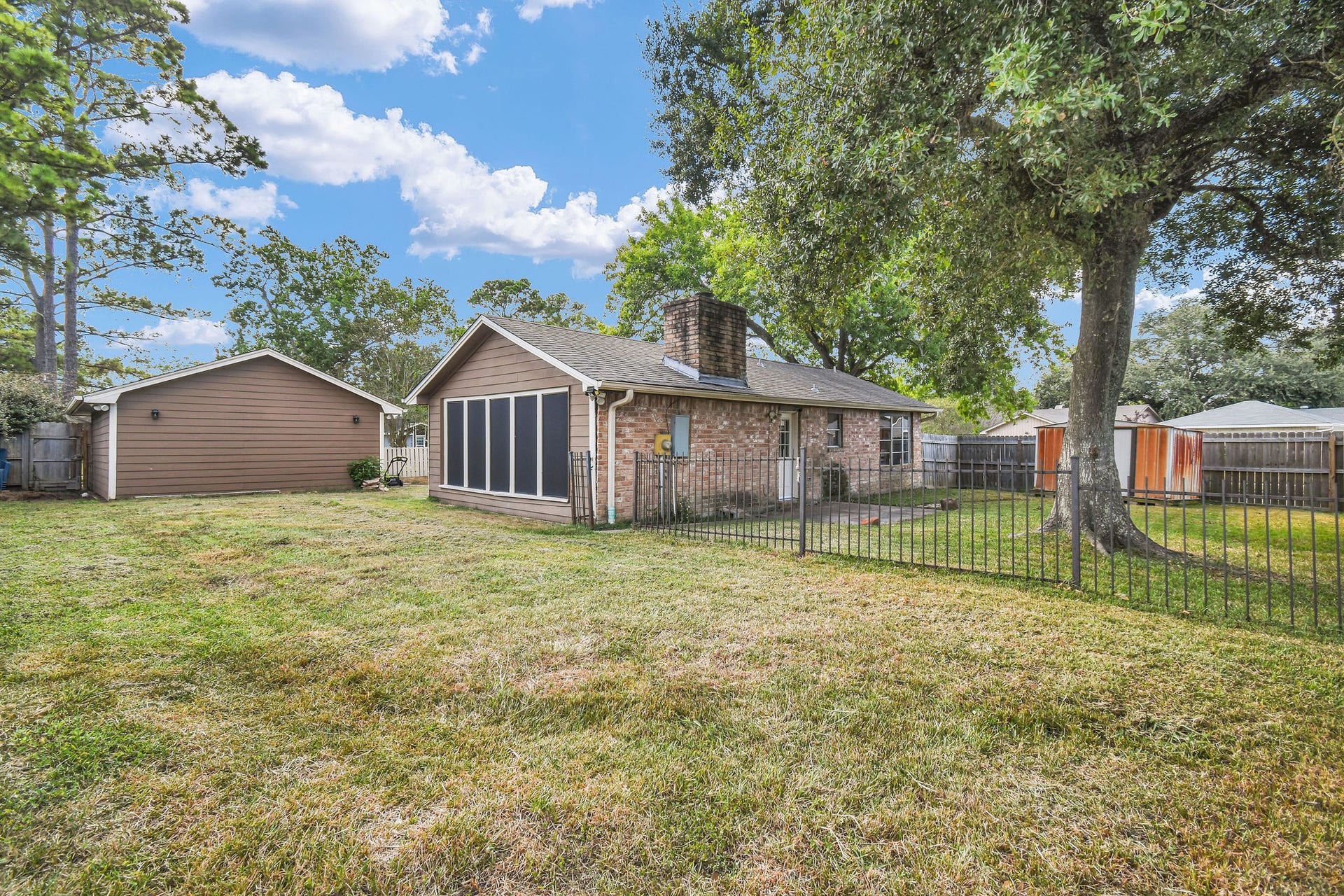 16103 Tibet Road, Friendswood, TX 77546 16103 Tibet Road, Friendswood, TX 77546