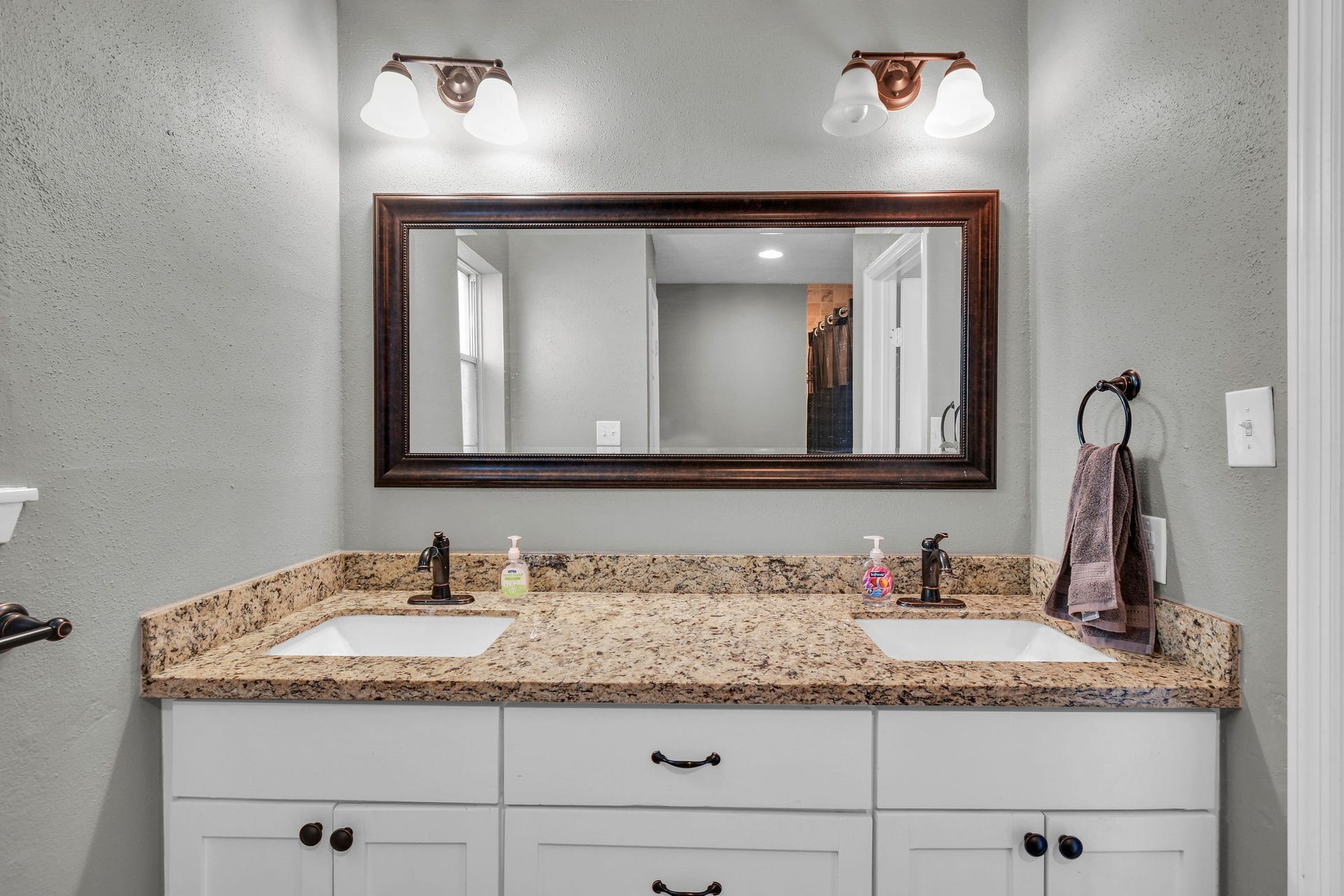 16103 Tibet Road, Friendswood, TX 77546 16103 Tibet Road, Friendswood, TX 77546