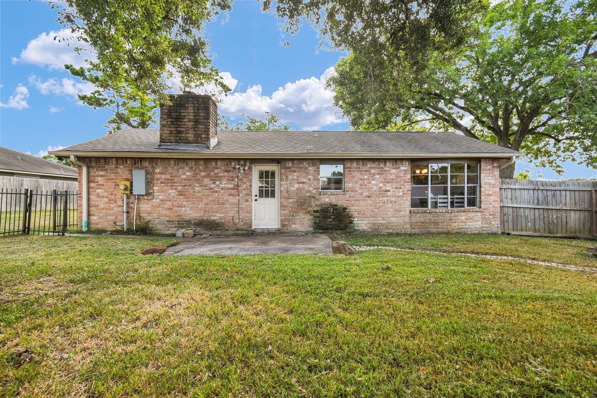 16103 Tibet Road, Friendswood, TX 77546 16103 Tibet Road, Friendswood, TX 77546