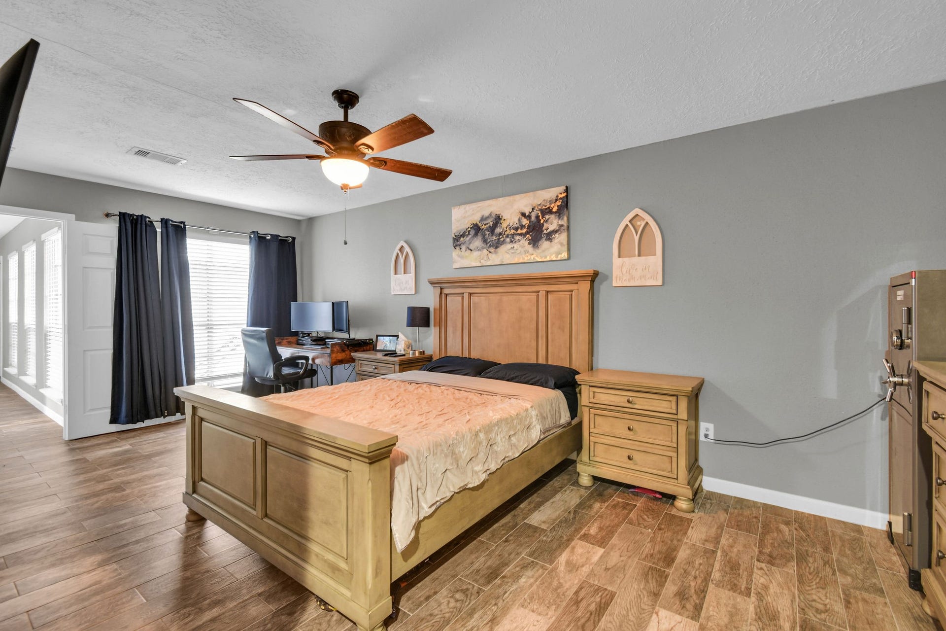 16103 Tibet Road, Friendswood, TX 77546 16103 Tibet Road, Friendswood, TX 77546