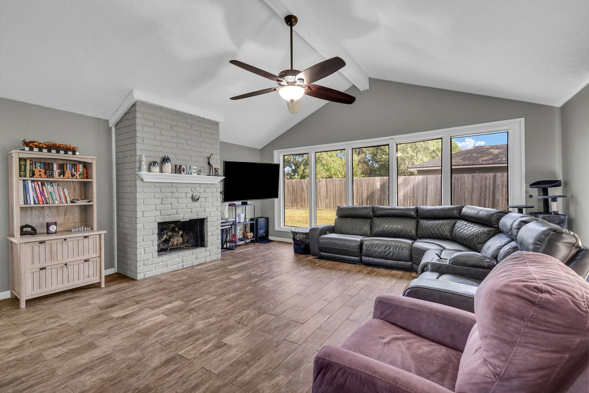 16103 Tibet Road, Friendswood, TX 77546 16103 Tibet Road, Friendswood, TX 77546