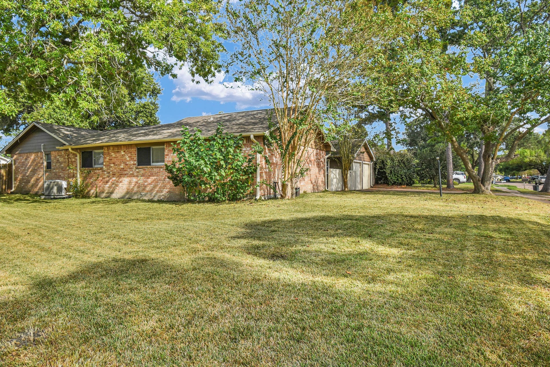 16103 Tibet Road, Friendswood, TX 77546 16103 Tibet Road, Friendswood, TX 77546