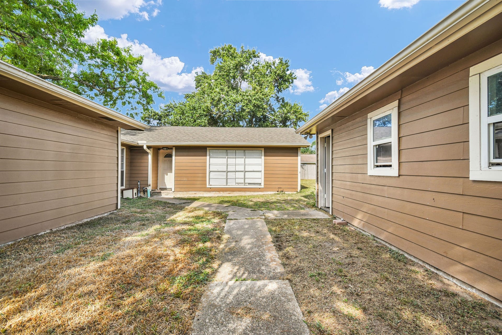 16103 Tibet Road, Friendswood, TX 77546 16103 Tibet Road, Friendswood, TX 77546