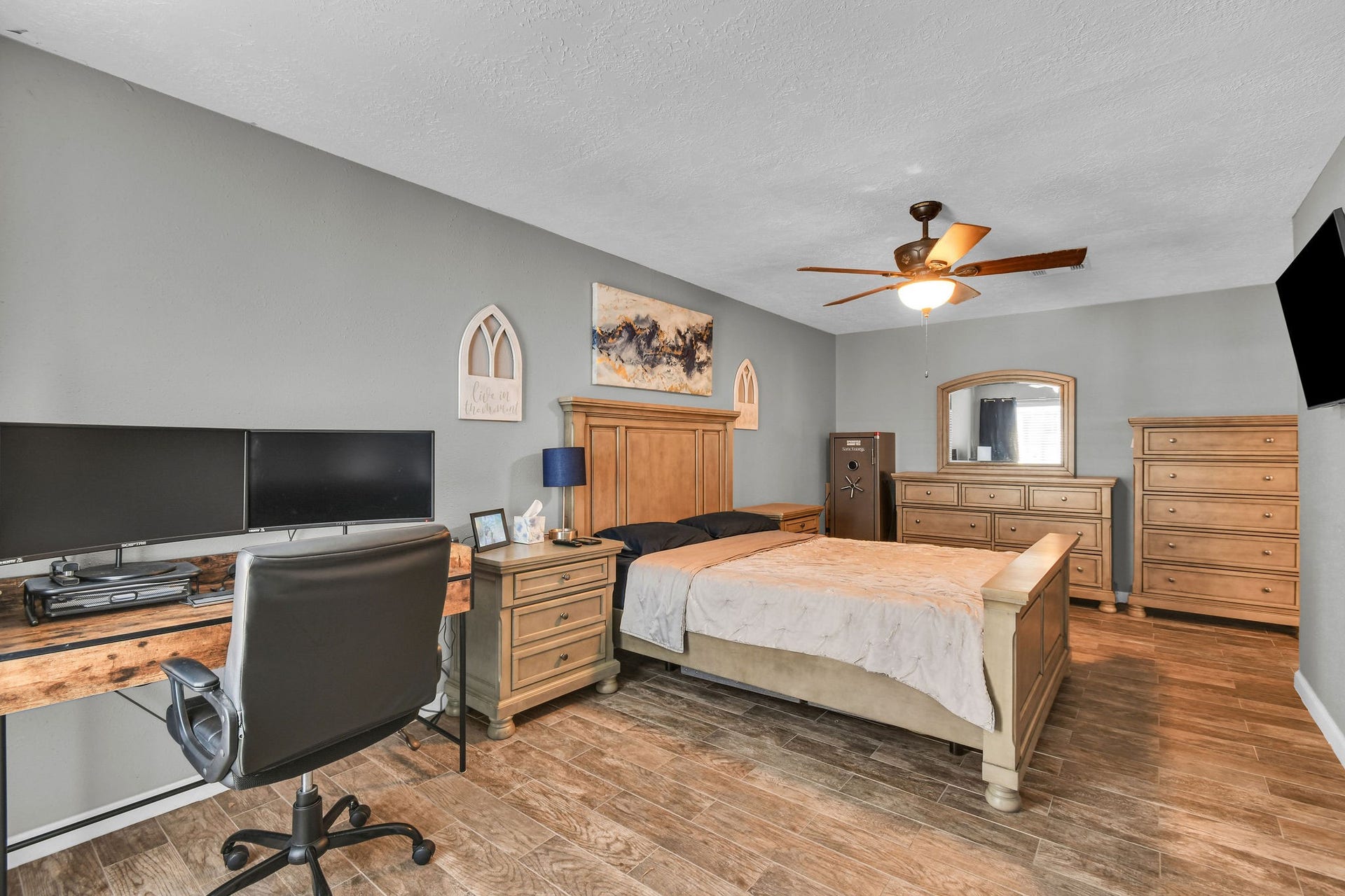 16103 Tibet Road, Friendswood, TX 77546 16103 Tibet Road, Friendswood, TX 77546