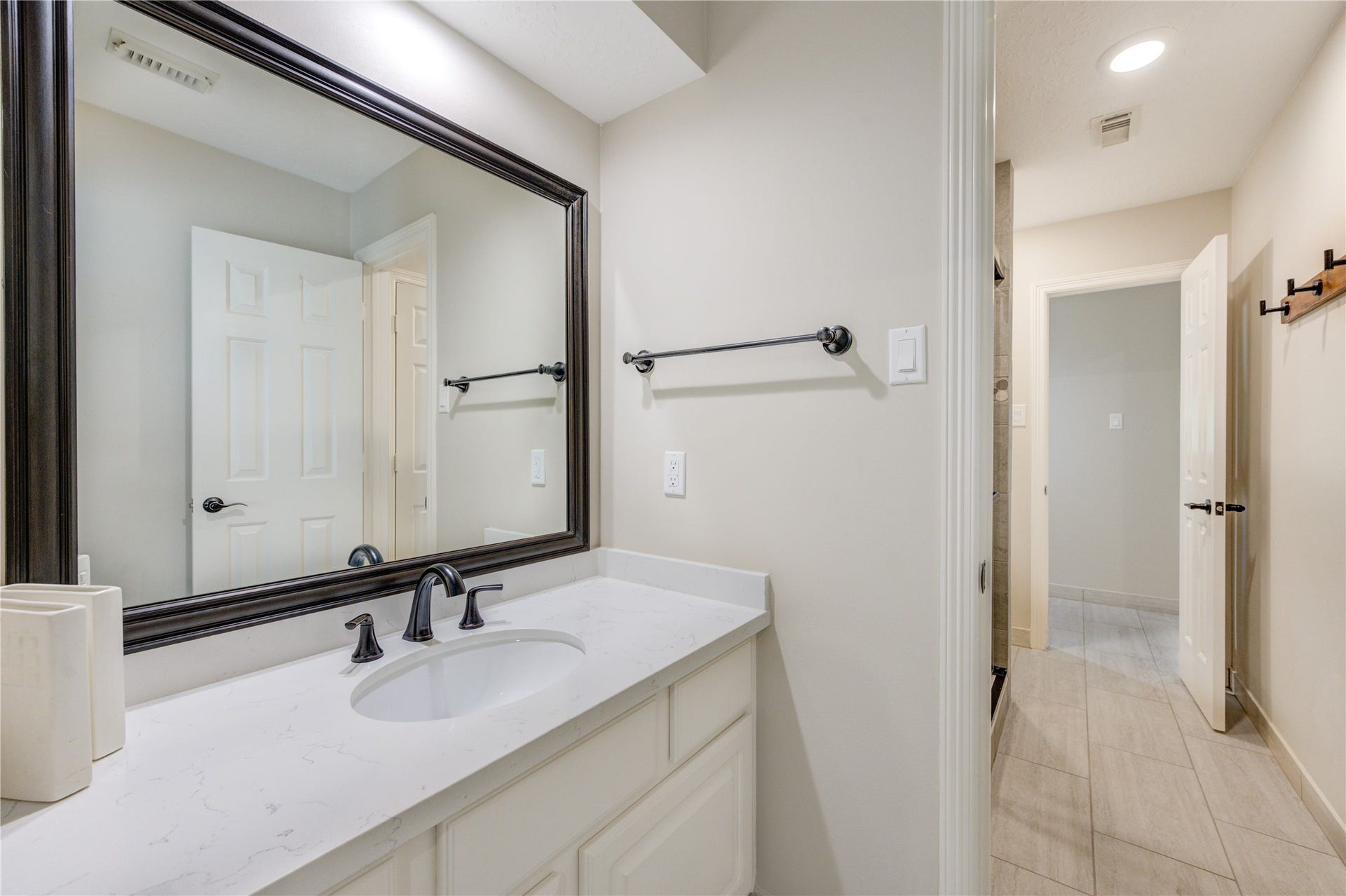 2015 Inscho Lane, Katy, TX 77450 2015 Inscho Lane, Katy, TX 77450