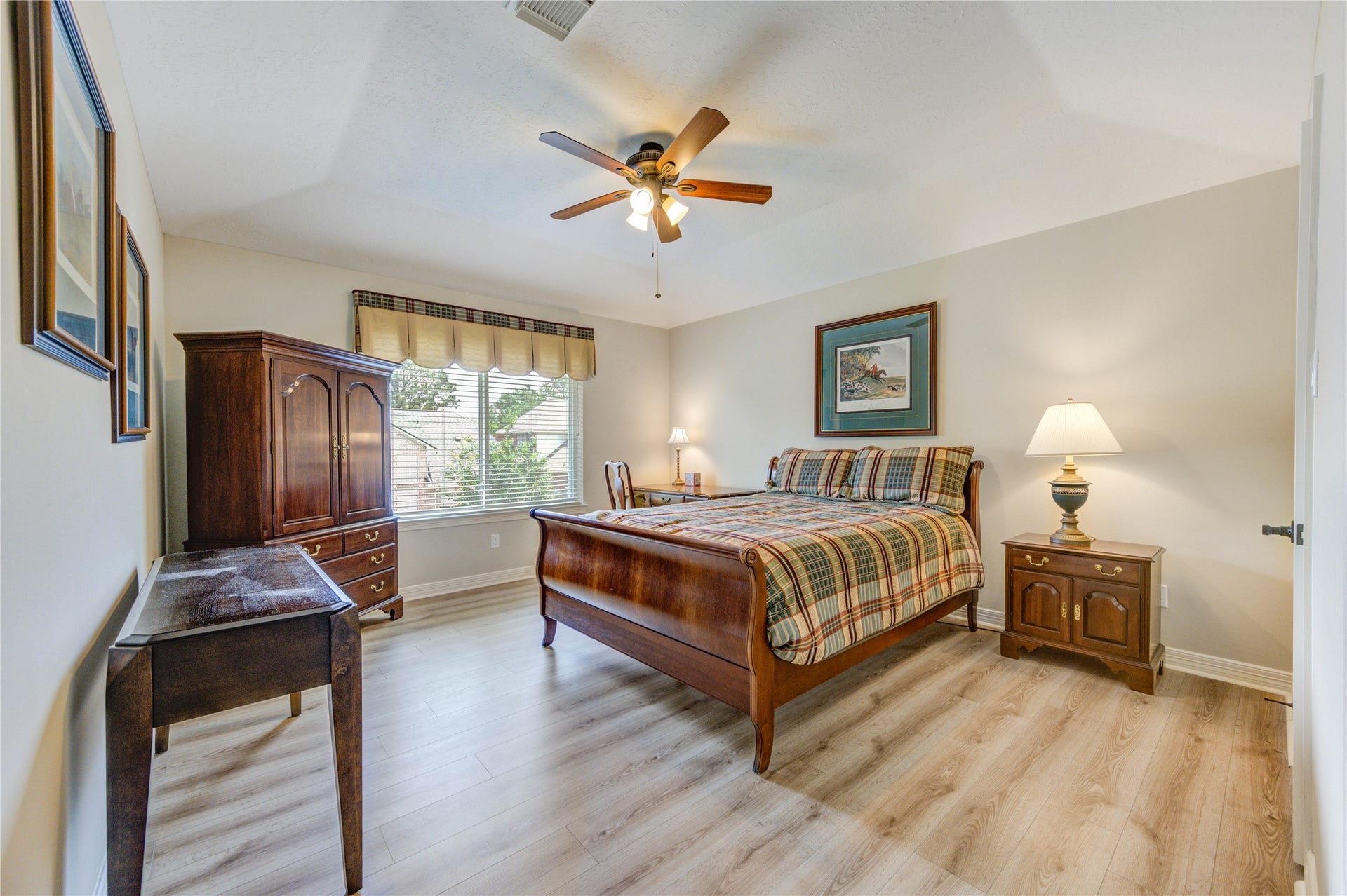 2015 Inscho Lane, Katy, TX 77450 Large secondary bedrooms