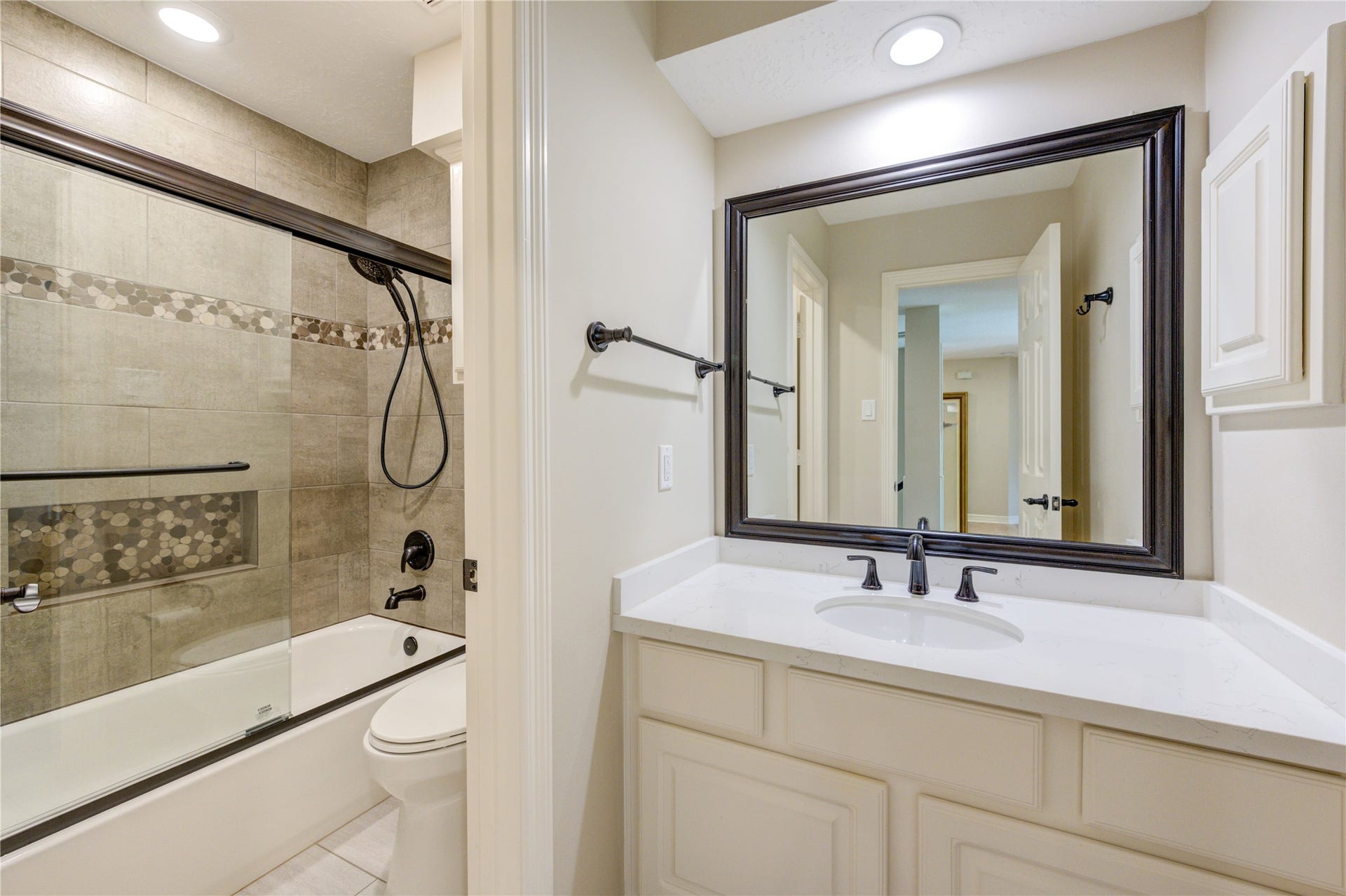 2015 Inscho Lane, Katy, TX 77450 2015 Inscho Lane, Katy, TX 77450