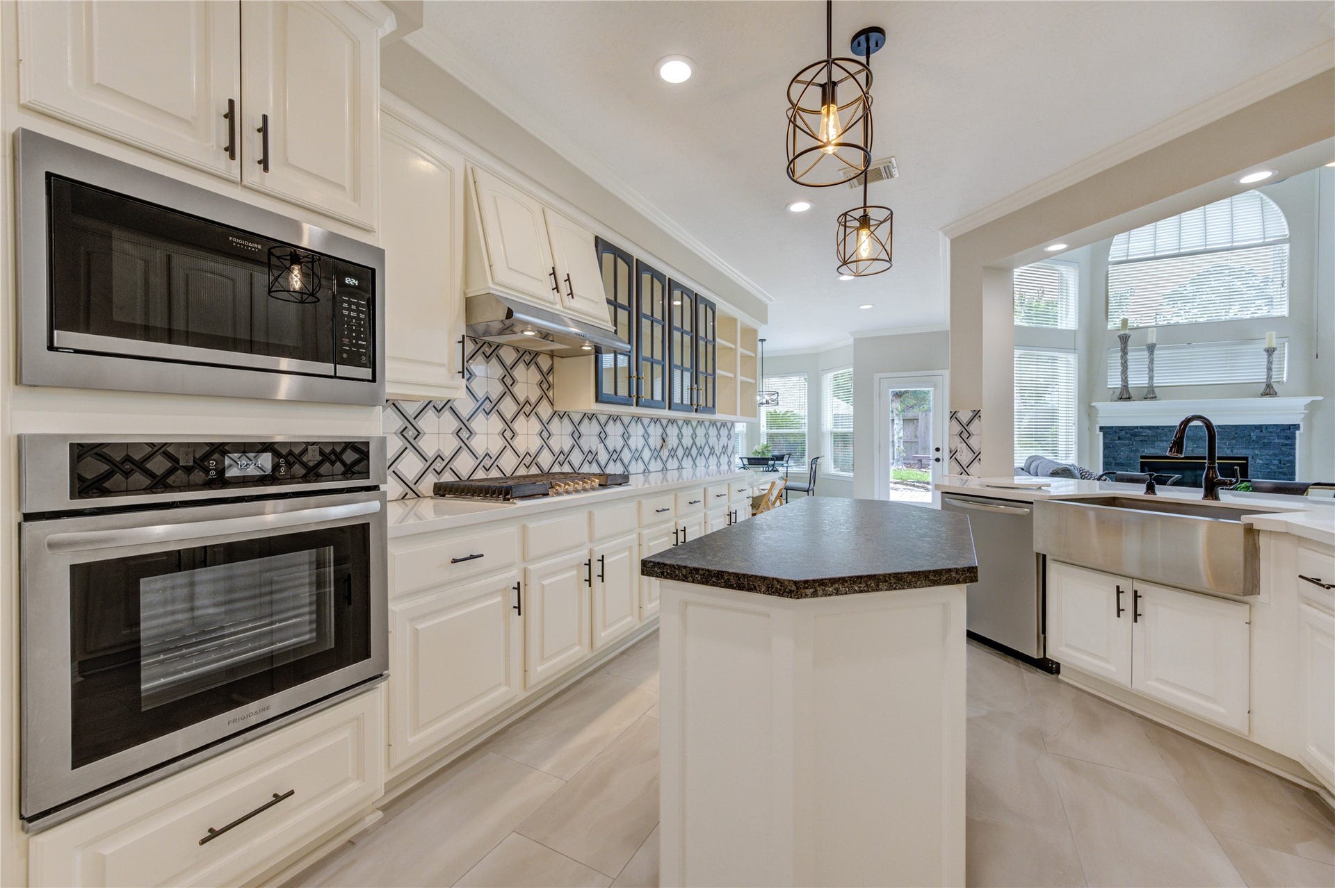 2015 Inscho Lane, Katy, TX 77450 2015 Inscho Lane, Katy, TX 77450