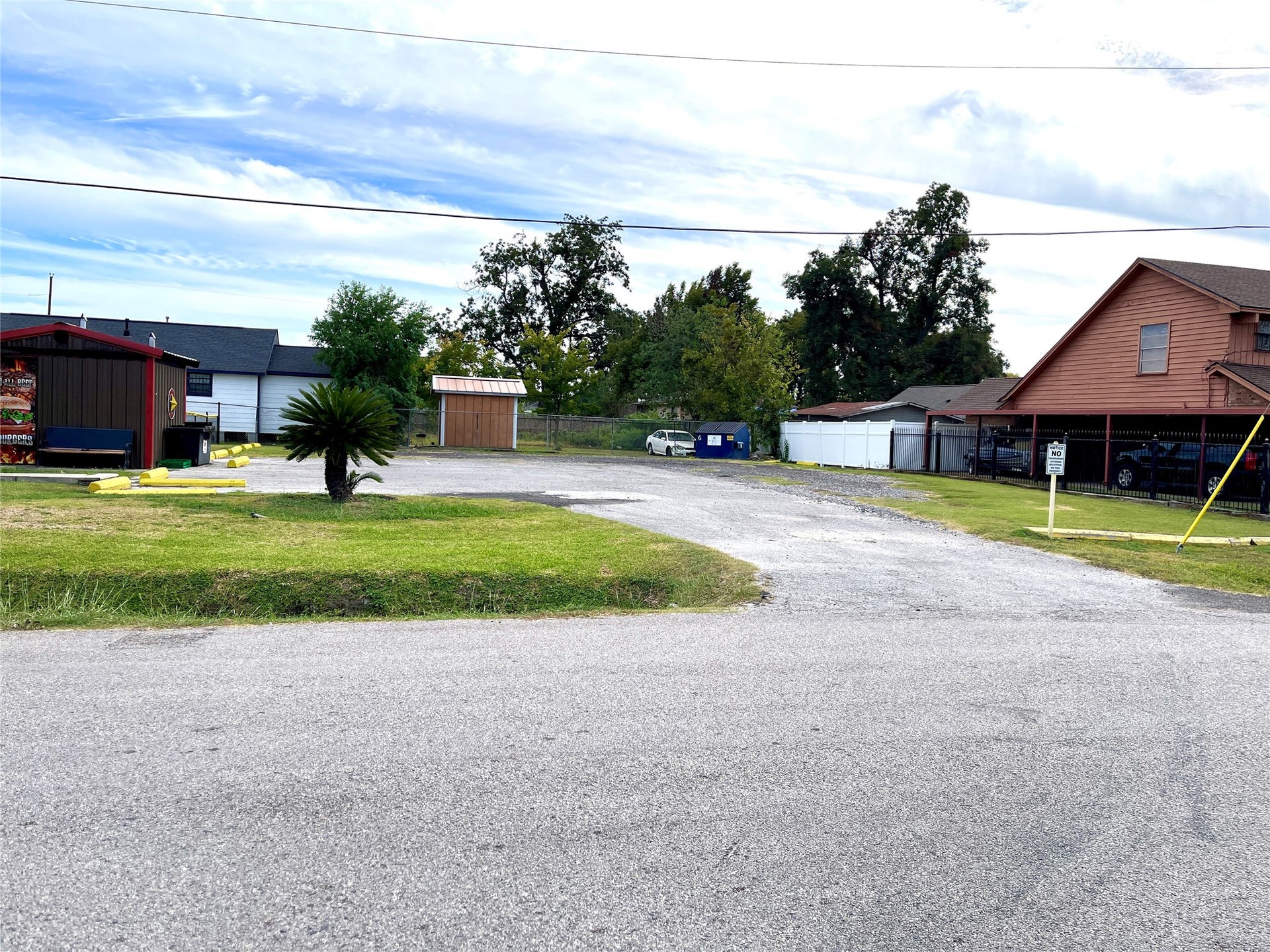 6113 Hirsch Road, Houston, TX 77026 6113 Hirsch Road, Houston, TX 77026