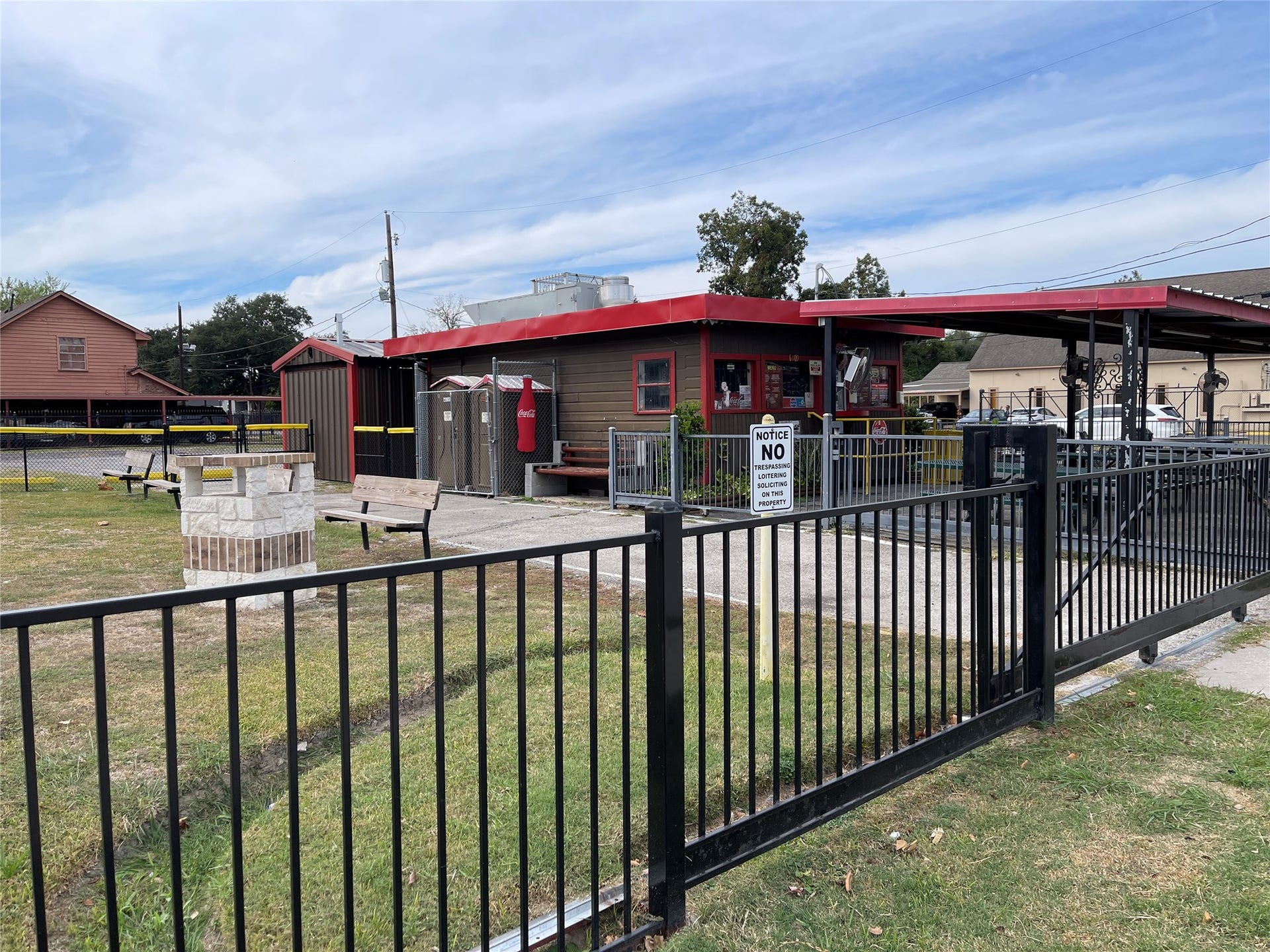6113 Hirsch Road, Houston, TX 77026 6113 Hirsch Road, Houston, TX 77026