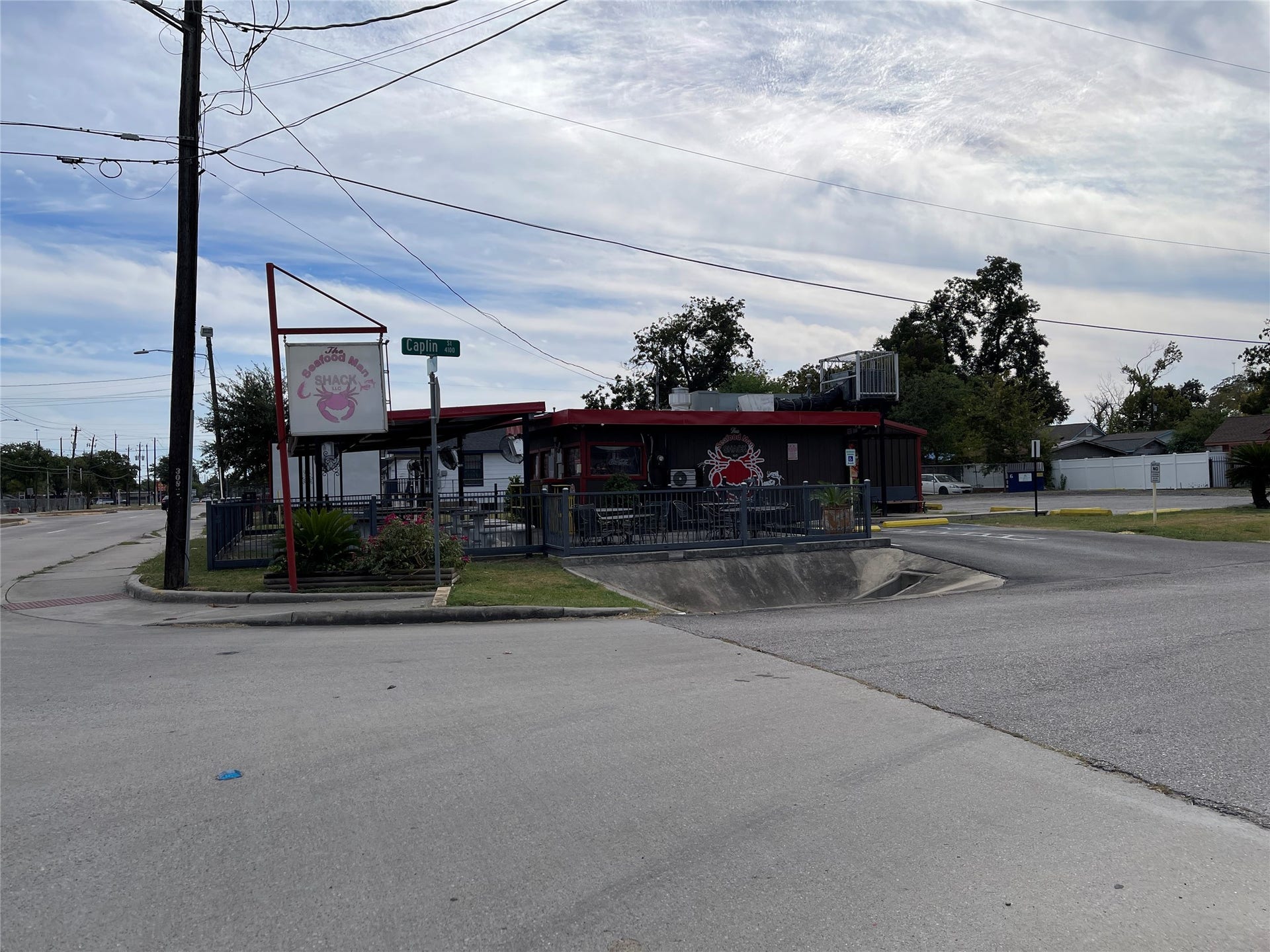 6113 Hirsch Road, Houston, TX 77026 6113 Hirsch Road, Houston, TX 77026