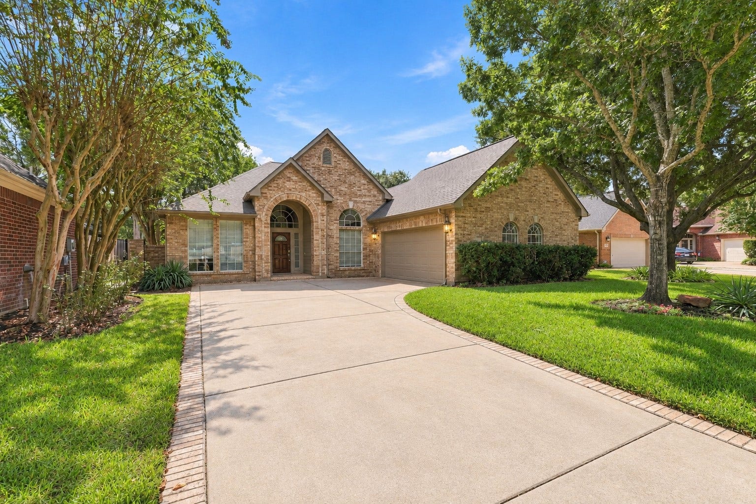 Prestigious gated Fairways at Kelliwood! This stunning all-brick ranch home features an extra-deep garage with Epoxy Garage Floors and a garage door opener, offering exceptional space for vehicles, hobbies, and organization. Ideally located beside the Willow Fork Country Club Golf Course, this sought-after community combines luxury and convenience. Zoned to outstanding schools for all ages and just minutes from I-10, the Grand Parkway, Westpark Tollway, shopping, dining, parks, and the Park & Ride!